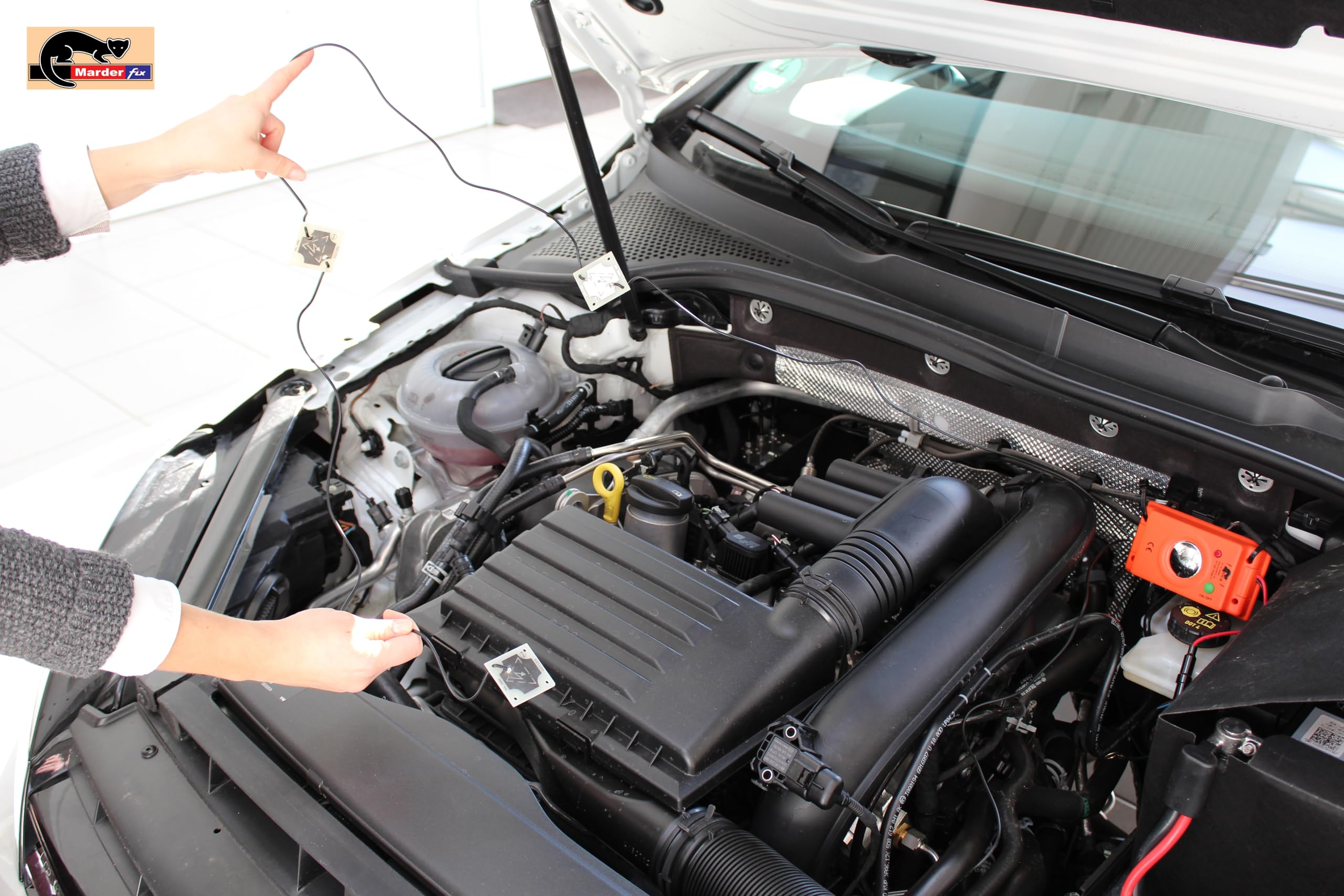 Marderabwehr komplett Set bestehend aus Hochspannungsgerät mit Ultraschall, On-Off Schalter,12V Anschluss und Duftmarkenentferner - Marderschreck, Marderschreck Auto