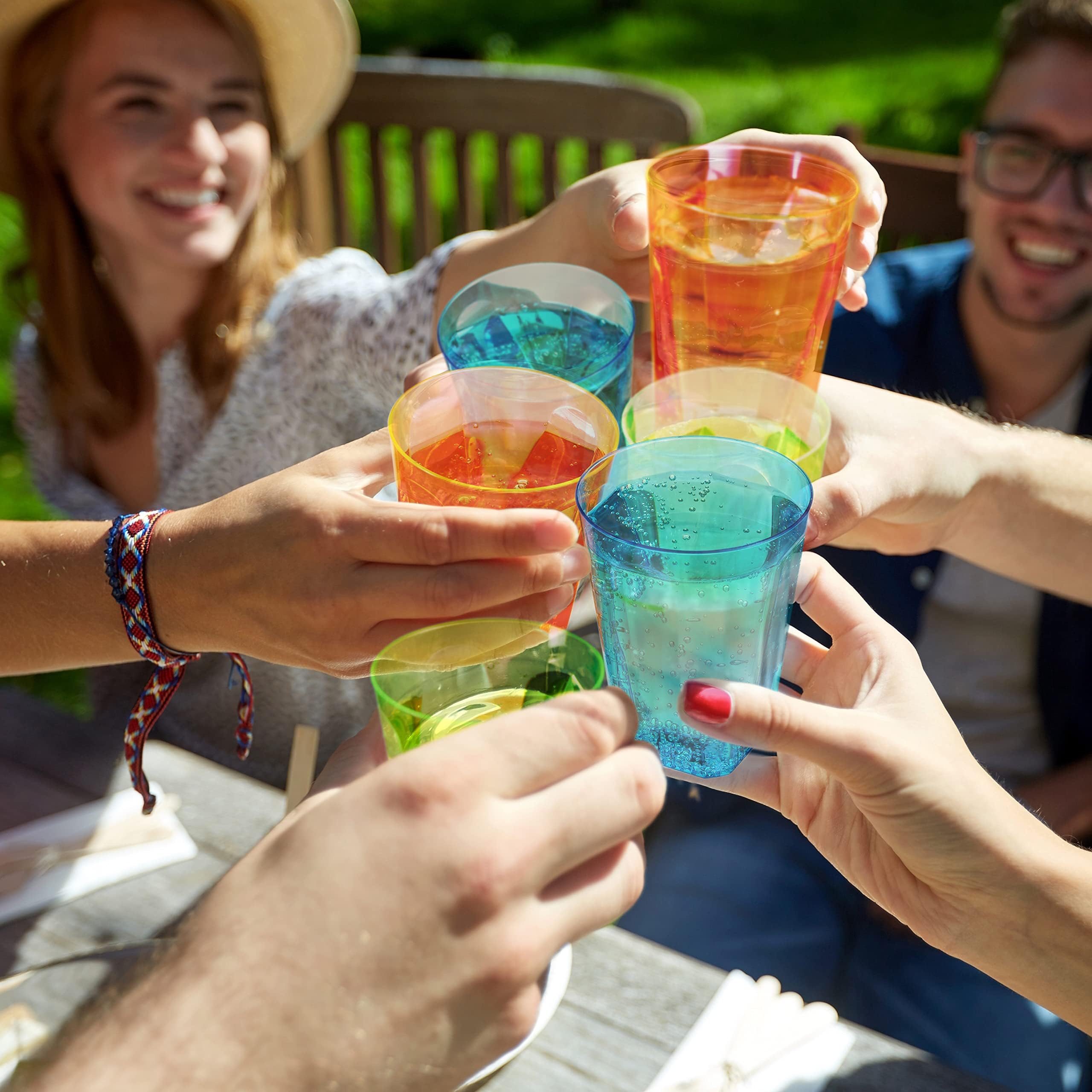 MATANA 240 Bunte Hartplastik Partybecher, 210ml - Neon Becher Schwarzlicht - Mehrweg Plastikbecher, Kunststoffbecher, Trinkbecher, Cocktailbecher für Geburtstage, Kinderfeste, Hochzeiten, Partys