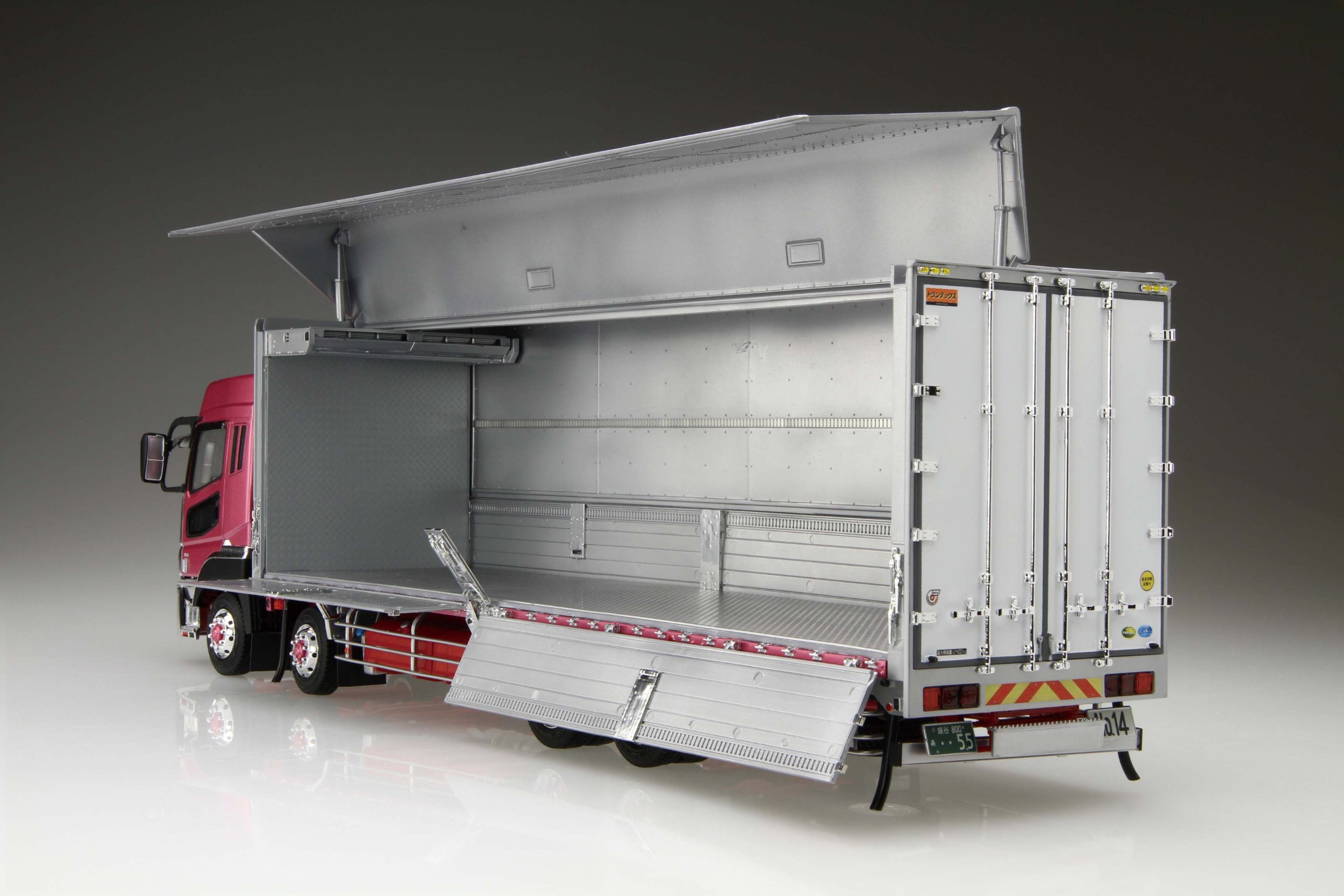 青島文化教材社 1/32 ヘビーフレイトシリーズ No.18 三菱ふそう 2010 スーパーグレートFU フルハーフ冷凍車 プラモデル d2ldlup Amazon | 青島文化教材社 1/32 ヘビーフレイトシリーズ No.18
