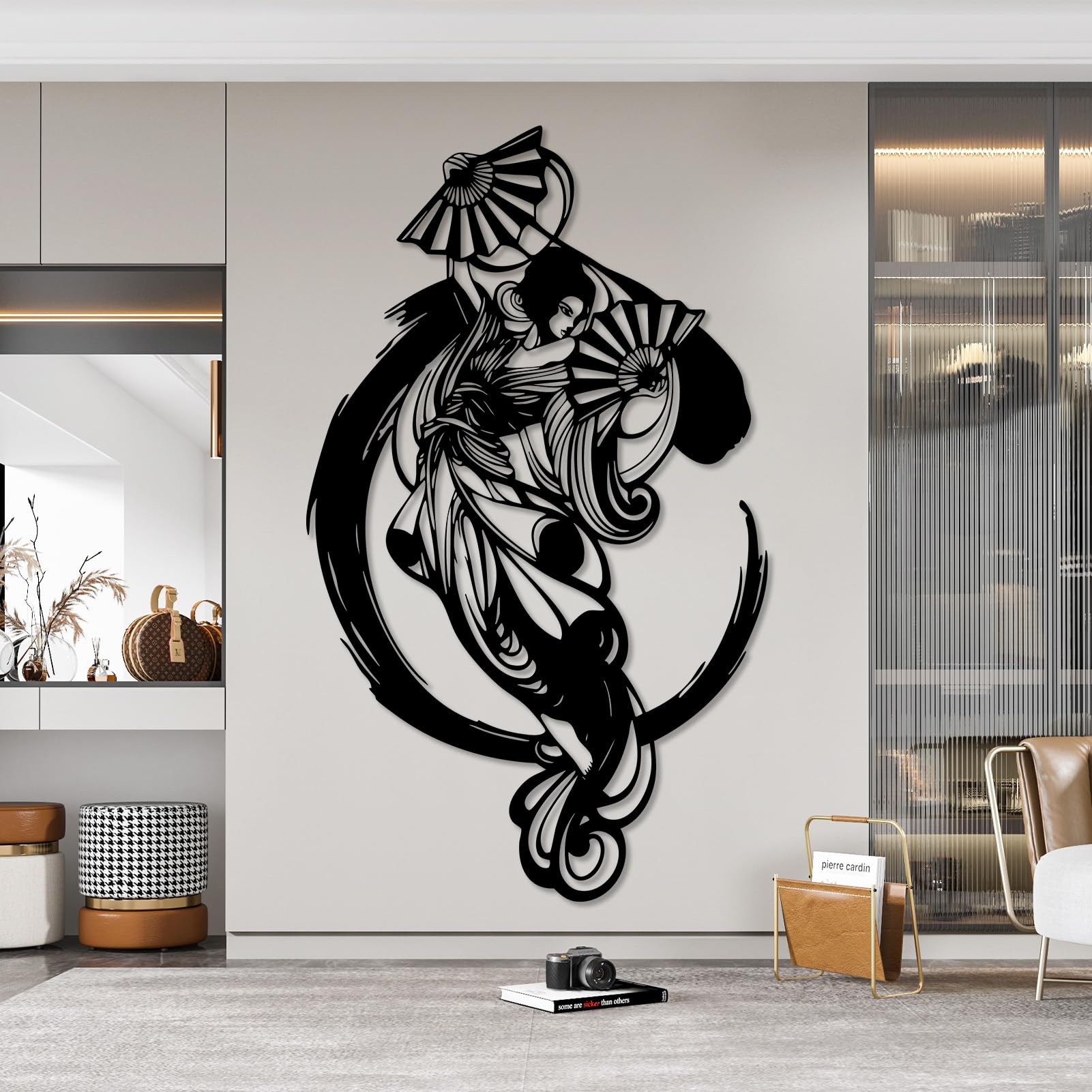 Gran Cuadro Abstracto de Metal con diseño de Mujer samurái, decoración Japonesa para Mujeres y Abanico para Sala de Estar o Dormitorio (Blanco, 105 x 62 cm).