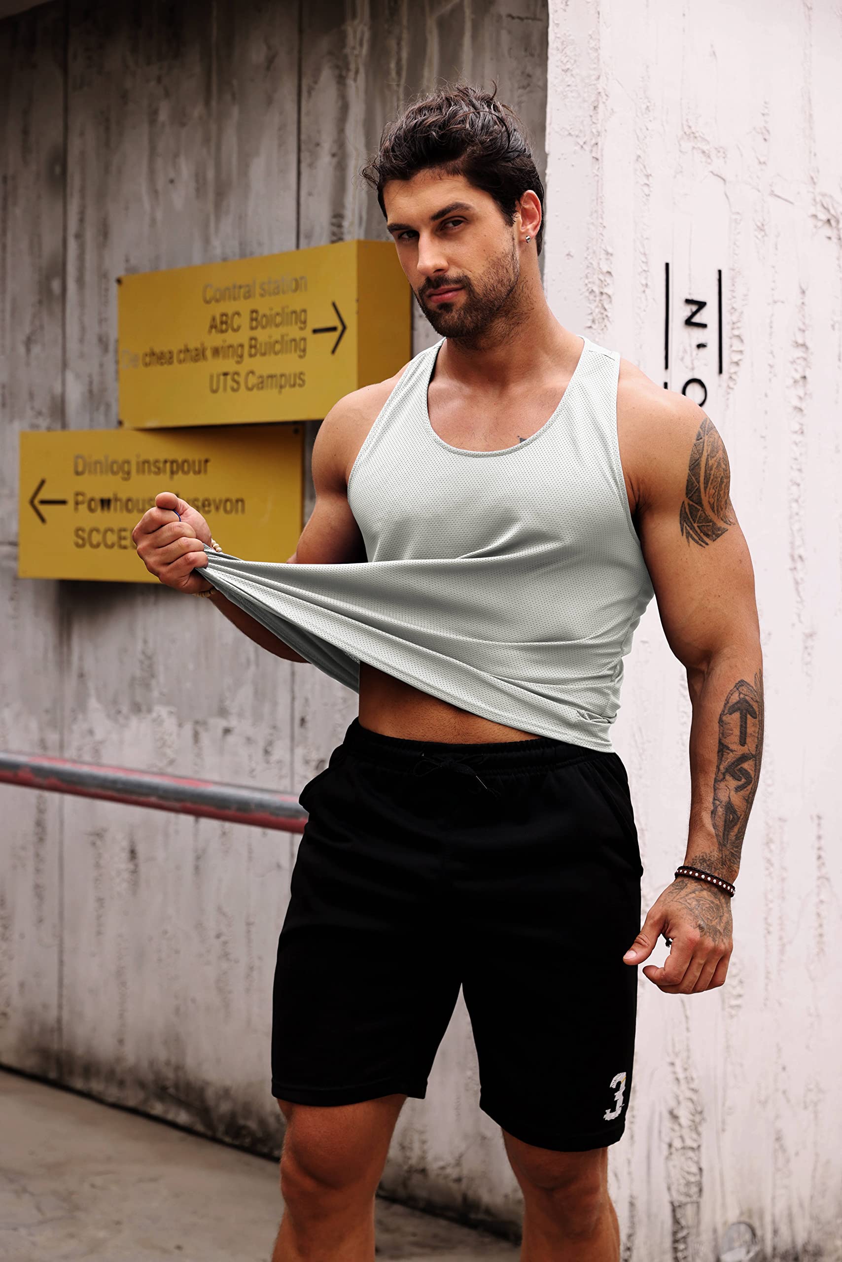 LecGee Herren 3er-Pack Gym Workout Tank Top Dry Fit Y-Back Muscle T-Shirts Ärmellos Mesh Bodybuilding Fitness Stringer, schwarz / rot / grau, XL