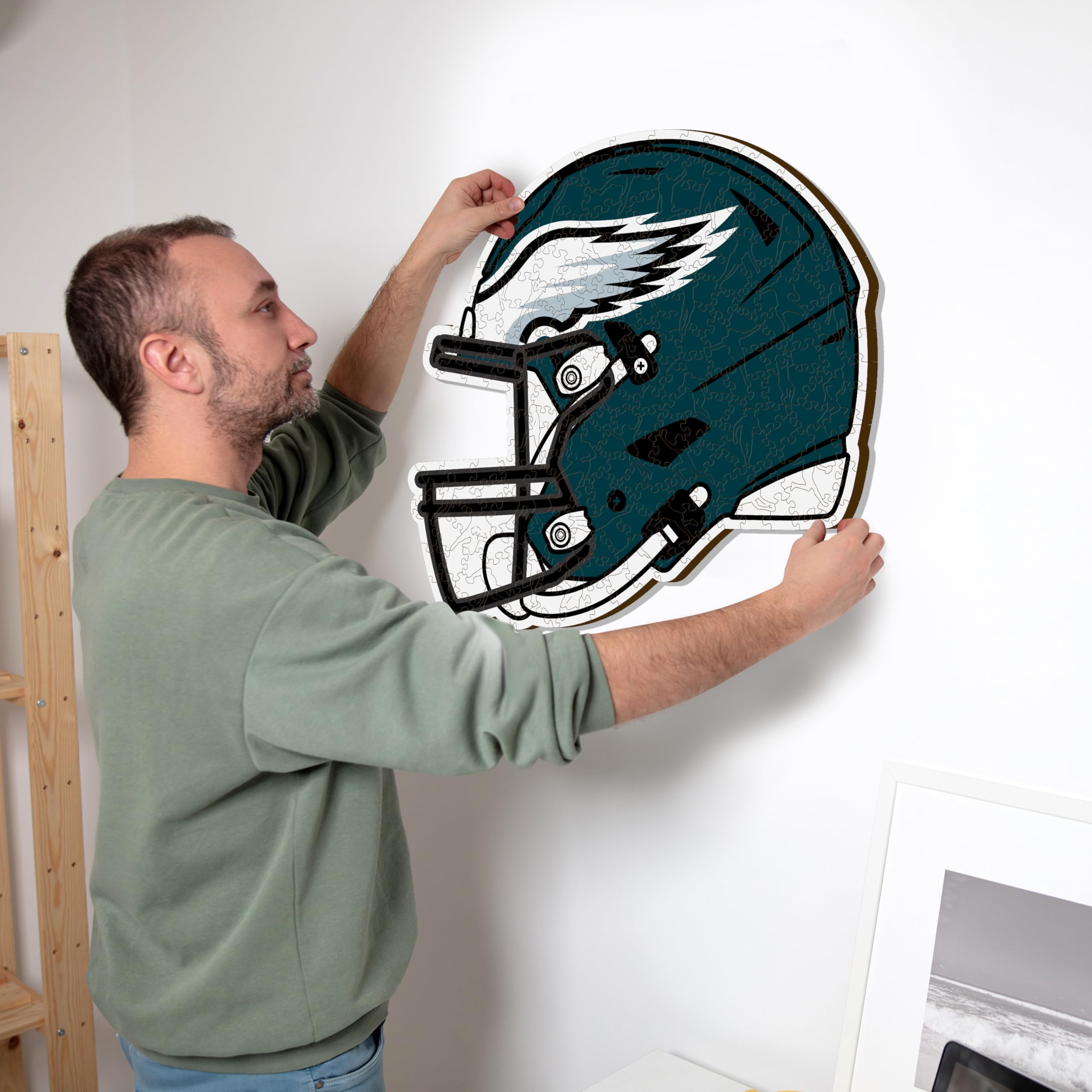 Iconic Puzzles - Casque Philadelphia Eagles, Puzzle en Bois sous Licence Officielle NFL, 100% Durable, Cadeau pour Adultes et Enfants, Taille M, 270 pièces
