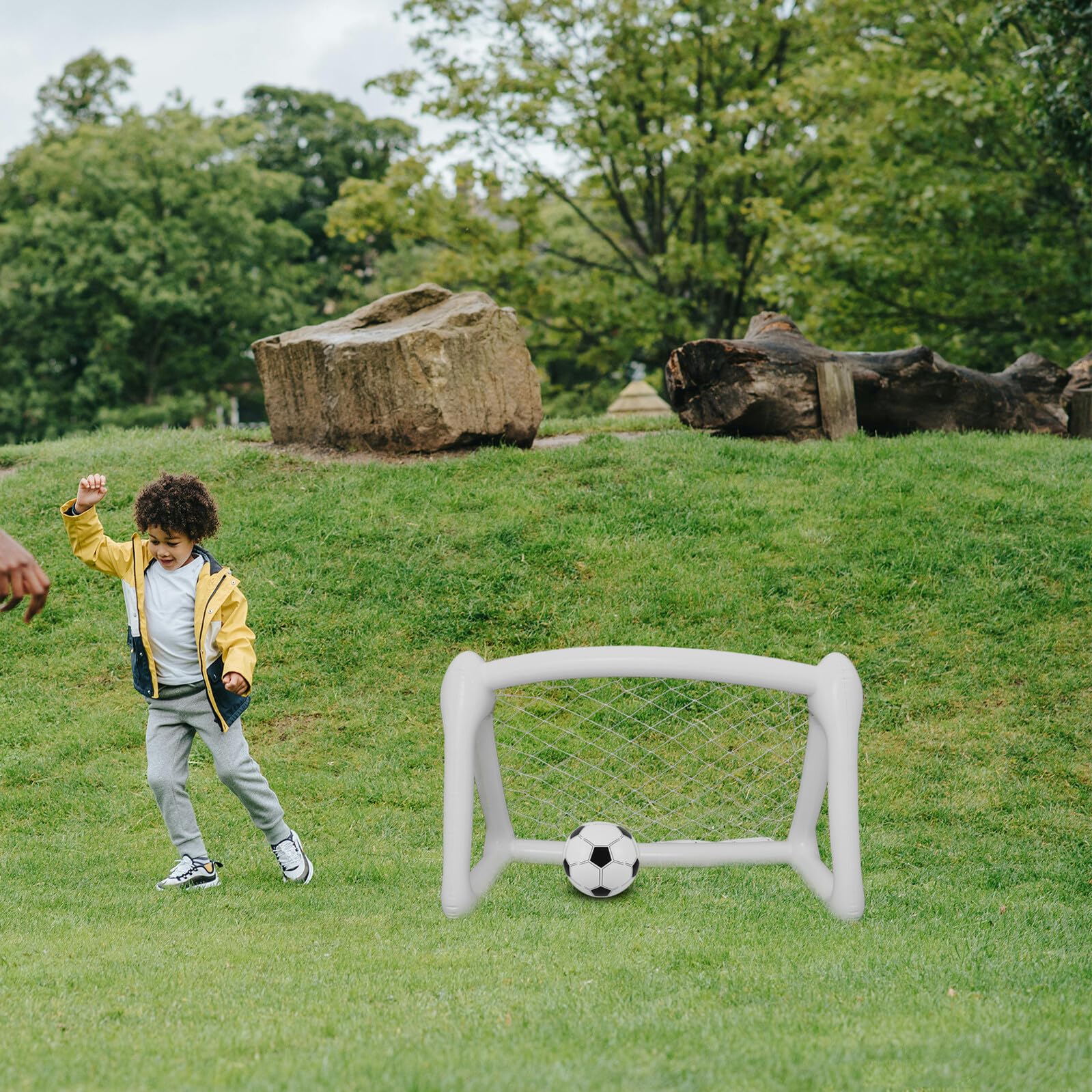 Set Porta da Calcio Gonfiabile Portatile Rete per Bambini, Mini Cancello da Calcetto Pieghevole per Giochi All’aperto, Attrezzatura per Allenamento Calcio in Giardino e Attività