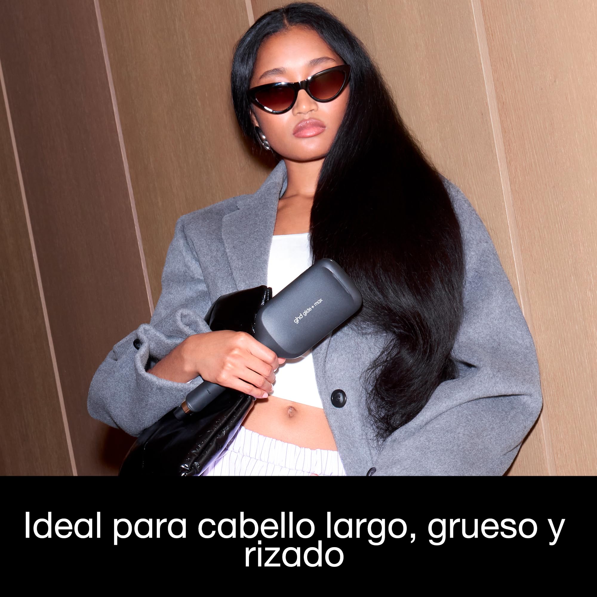 ghd Glide+ Max - Cepillo Térmico Alisador de Pelo, Acabado Liso Natural | Superficie más amplia, acabado suave, brillante y sin frizz, púas cerámicas - Para todo tipo de cabello - (Enchufe Europeo)