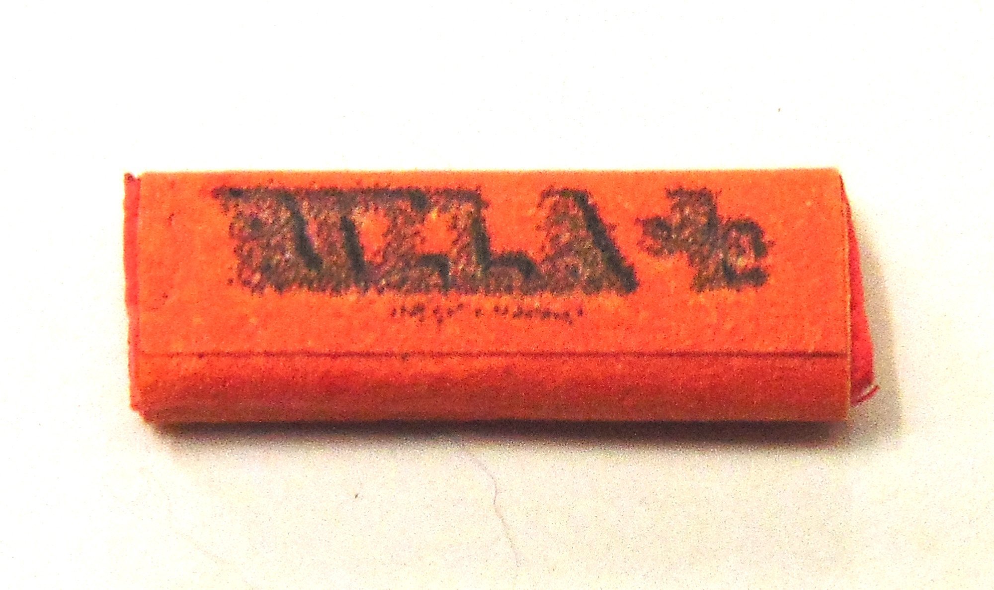 Tumdee MiniaturesDolls House Pub/Shop Accessory Single Red Rizla Packet