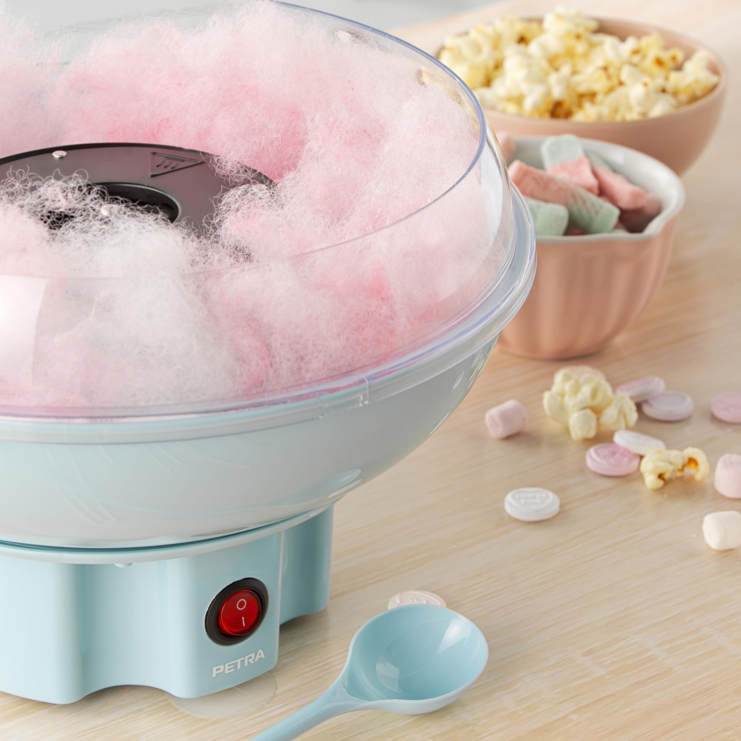 Petra Machine à Barbe à Papa, Sans BPA, 50 bâtonnets & cuillère doseuse Incluse, Utilisez du Sucre Ordinaire ou Bonbons Durs sans Sucre, Appareil Cotton Candy Bleu, Design Rétro , 400W