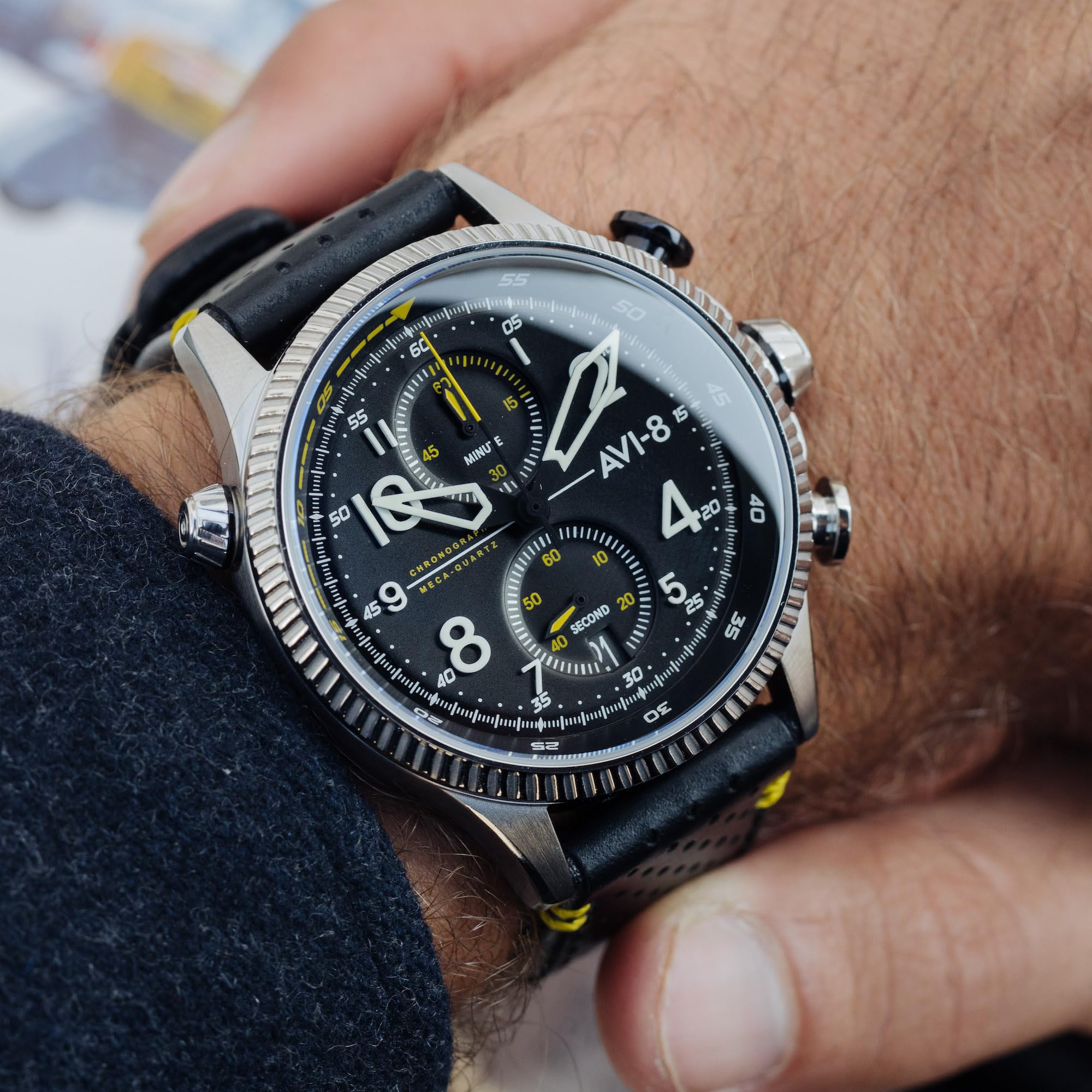 AVI-8 Herren 43mm Hawker Hunter Duke Chronograph Japanische Meca-Quarz Fliegeruhr mit Lederarmband AV-4080