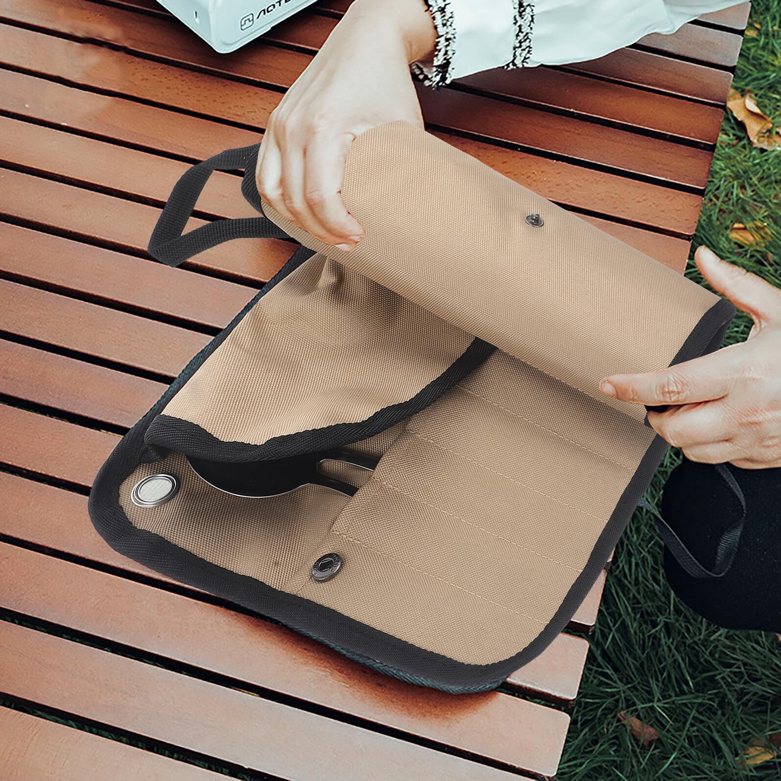 Multifunktionales Camping Besteckset Nylon Tragbar mit Organizer Tasche für Picknick Grill Outdoor Camping Wandern Reisen Leicht Spülmaschinenfest für Schule und Büro