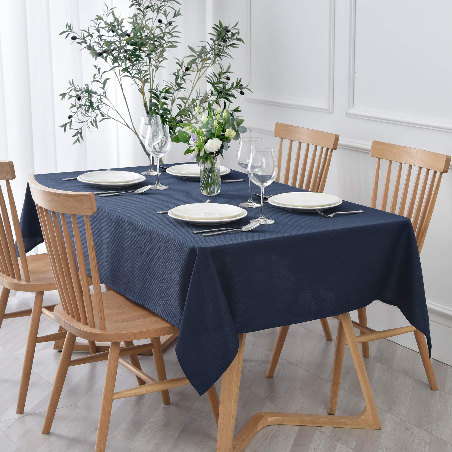 maxmill Textured Rectangular Tablecloth Water Resistance Antiwrinkle Spillproof Soft Jacquard Table Cloth for Dining Room, Buffet Banquet Parties and Holiday Dinners, 60 x 104 Inch, Navy Blue