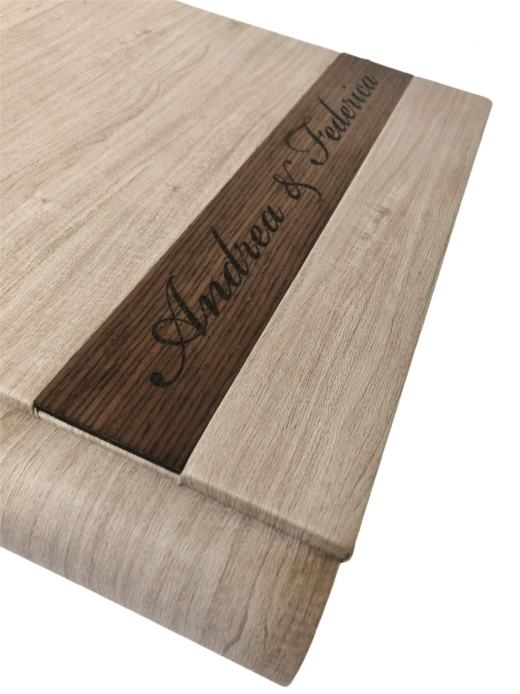 Álbum de fotos en fina polipiel, personalizable con aplicación en madera. Ideal para Bautismo, Boda, Comunión y foto recuerdo