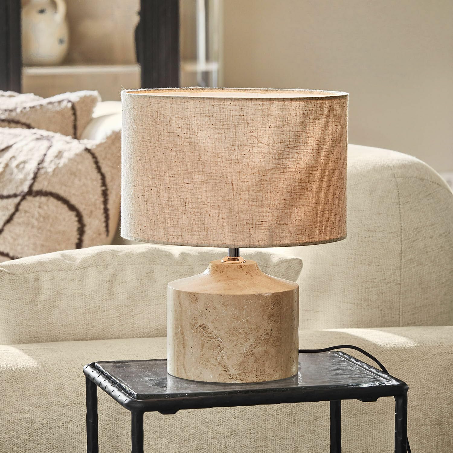Loberon Tischlampe Caleneuve - beige | Natürlicher Charme - Schlichtes Design - Tischleuchte - Wohnaccessoires - Travertin