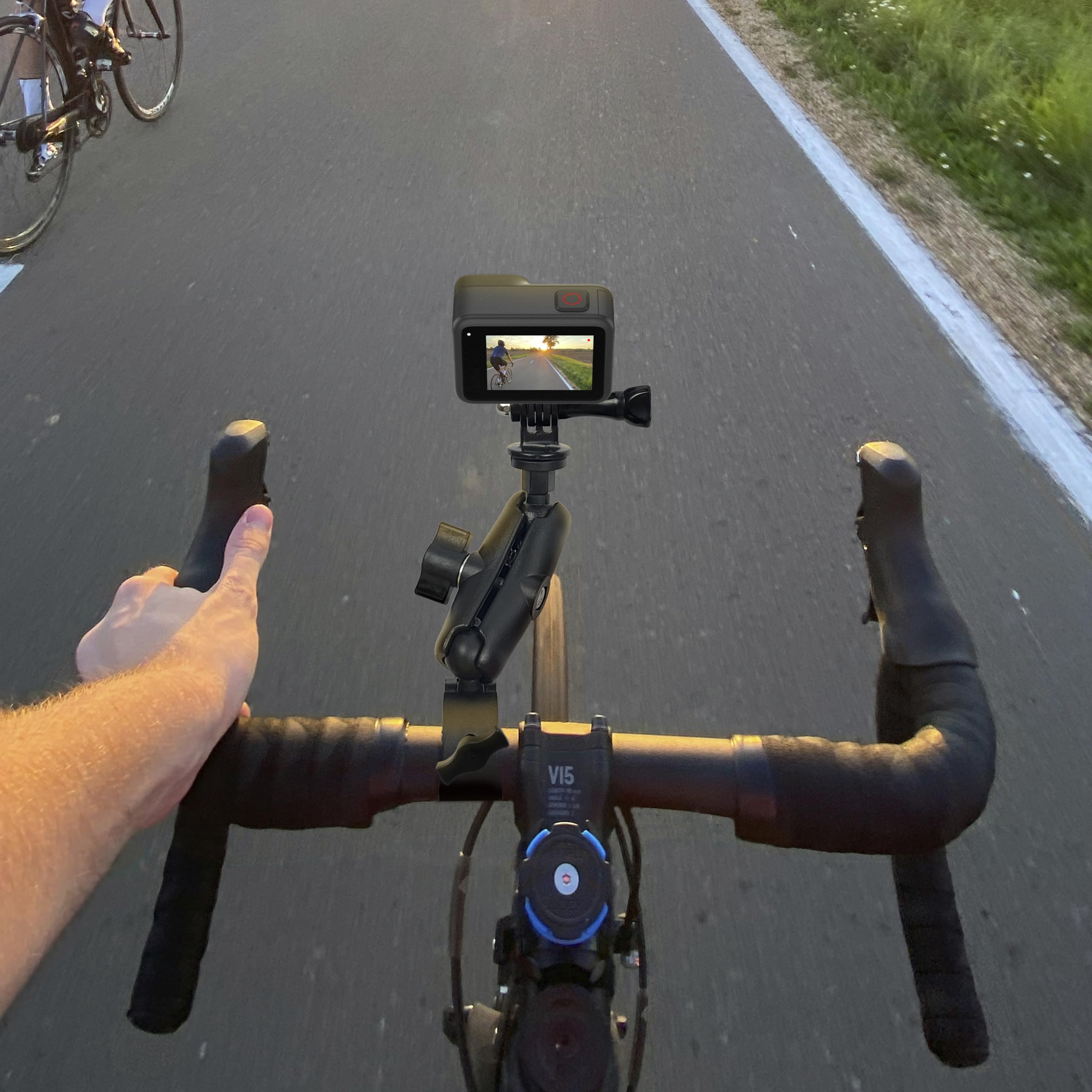 MyGadget Metalowy uchwyt na kierownicę motocykla i roweru do GoPro - z 2 głowicami kulowymi 360° - w tym śruba z hakiem J i śrubą 1/4 - czarna