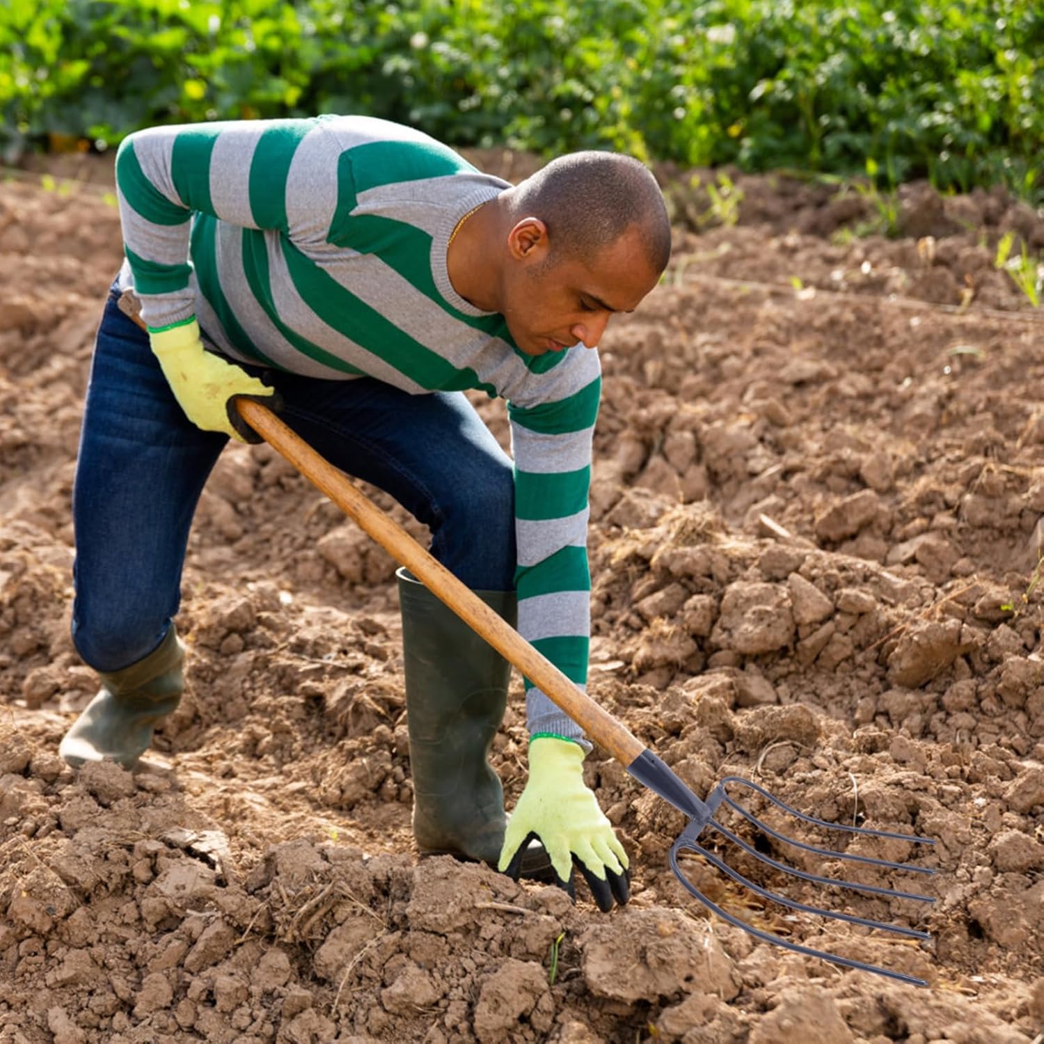 Versatile Handheld Manure Fork Durable Tine for Efficient Lawn Maintenance and for Farming and Grassy Areas