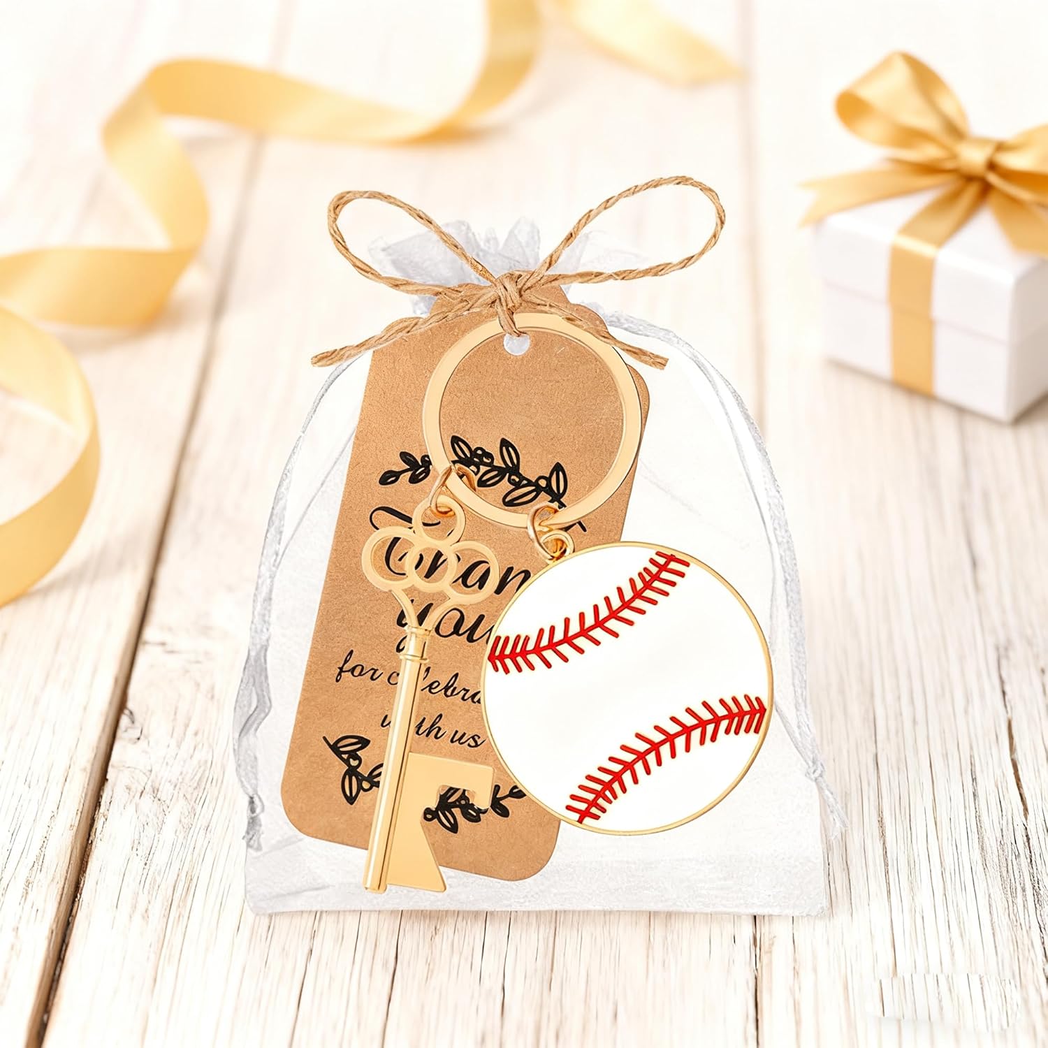 Creative baseball keychain bottle opener, exquisite sports gift, baseball and essential practical and memorable gift for sports enthusiasts