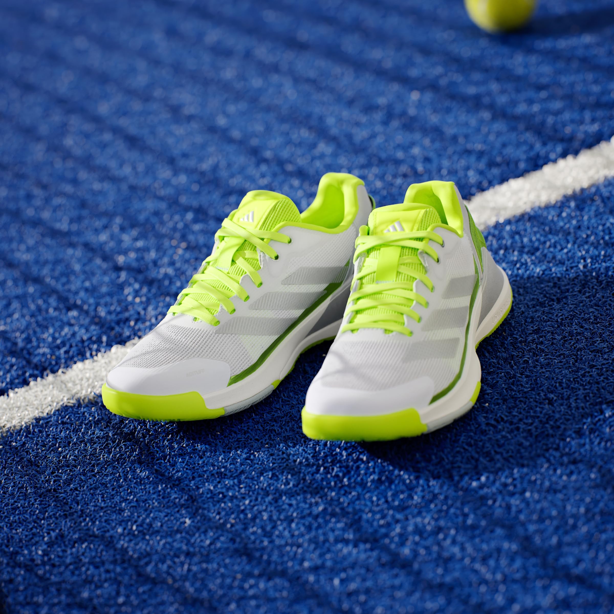 adidas Women's Zapatilla de pádel Crazyquick Lightstrike