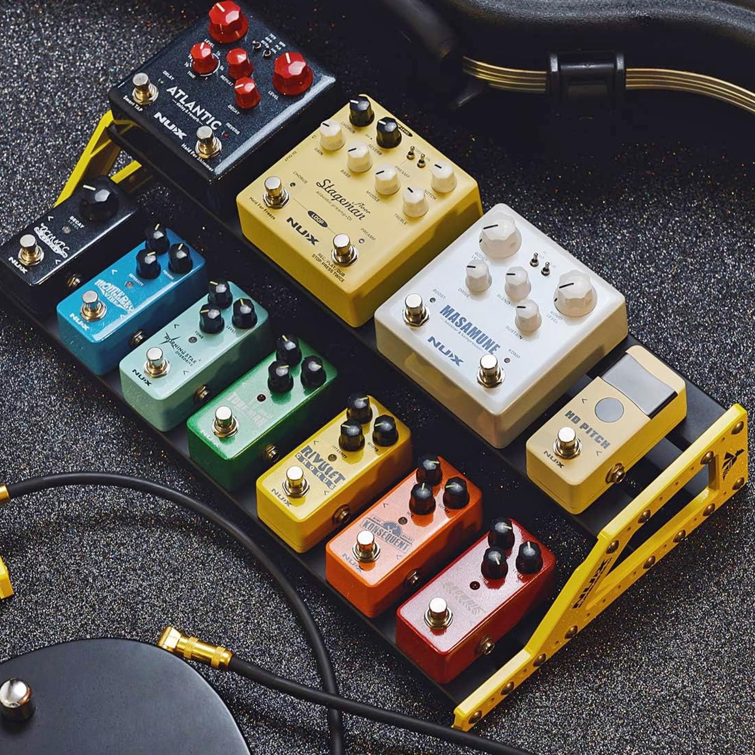 Nux NPB-M Bumblebee dwustopniowy pedał do urządzeń efektowych + 2 x kabel krosowy Keepdrum