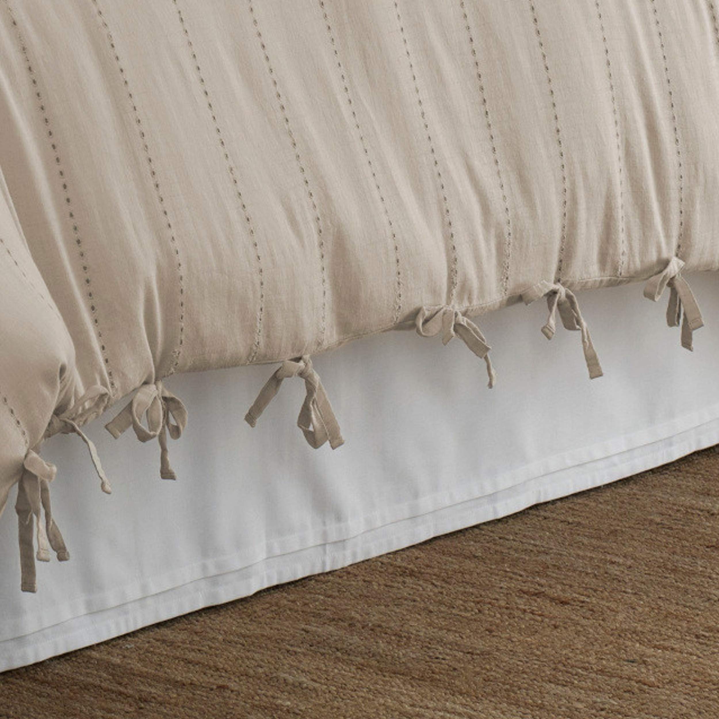 Amazon｜Laura Ashley | Landon Collection | ラグジュアリー