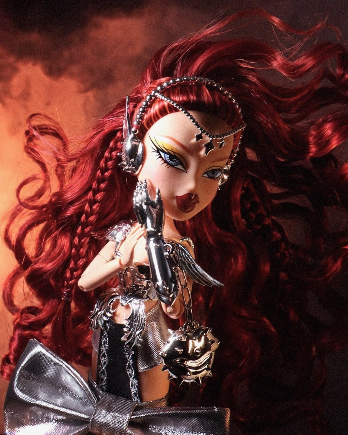 Bratz Bratzaversary Gaia lalka kolekcjonerska 25-lecia z ubrankiem akcesoriami opakowaniem ekspozycyjnym podstawką