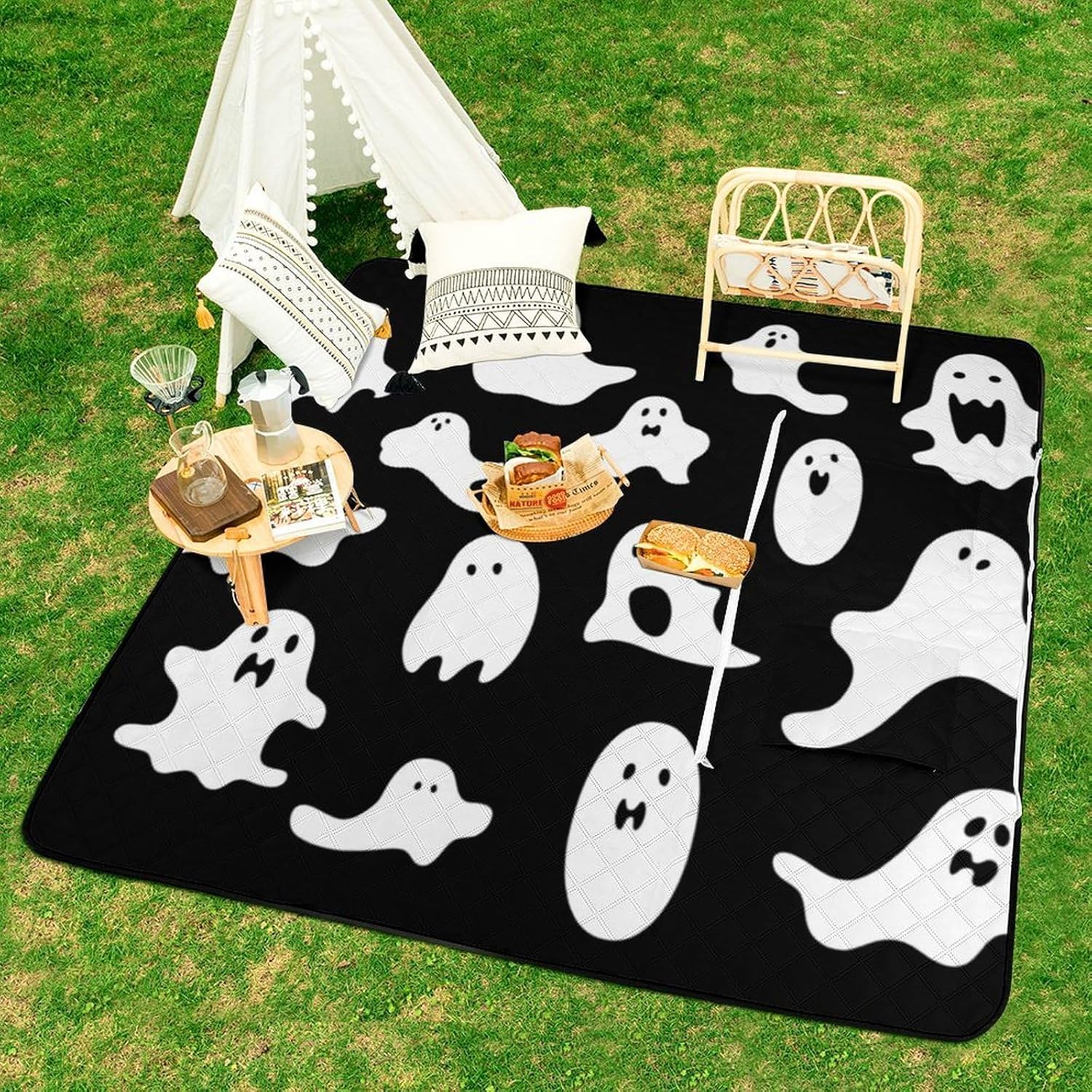 Halloween Goth Picnic Blanket with Zipper Water Resistant Sand Free Picnic Mat Washable Foldable Easy Carry Beach Blanket for Lawn Beach Hiking Camping