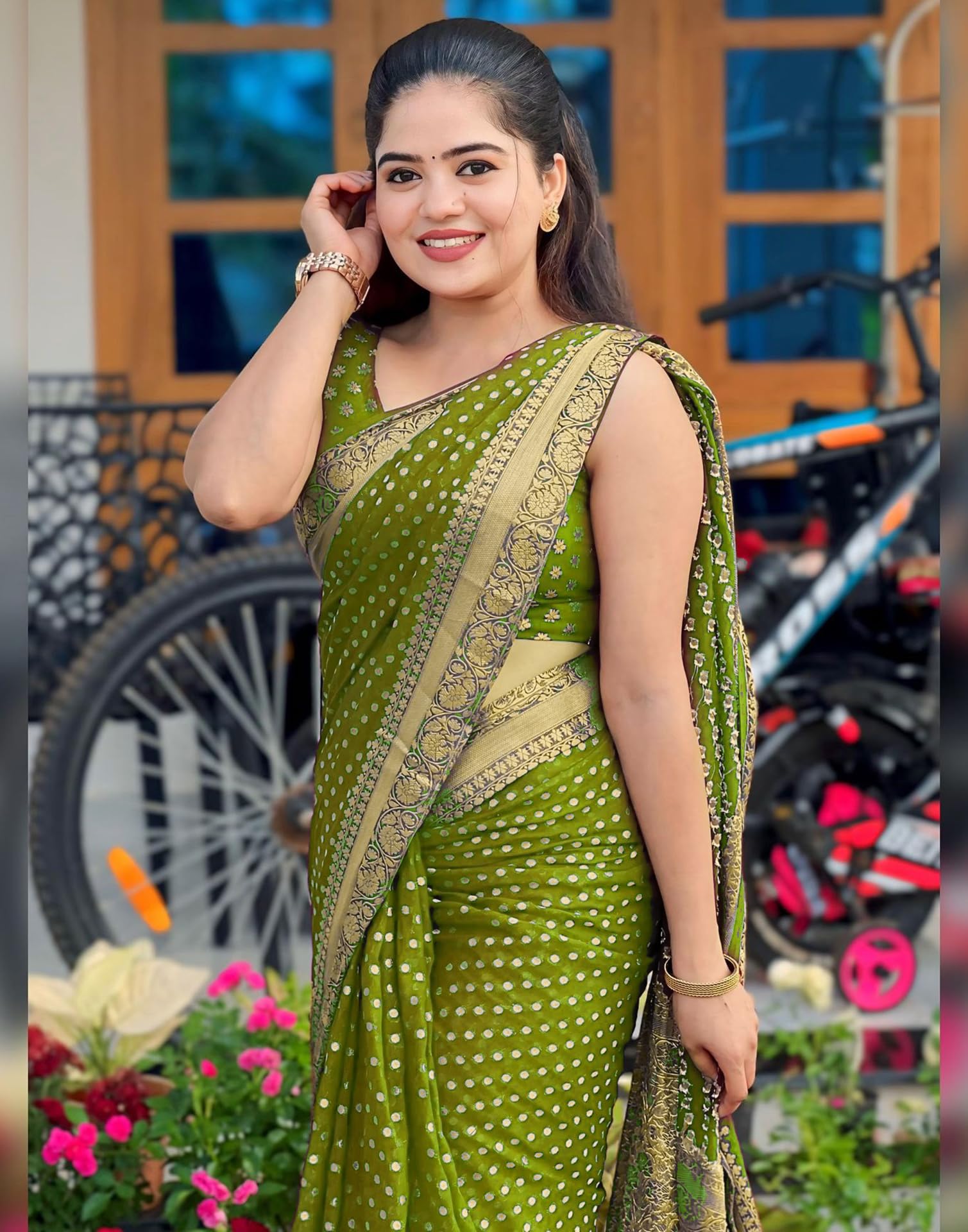 SIRIL Women's Banarasi Soft Silk Saree with Unstitched Blouse Piece (4181S123_Olive Green) - Image 4 thumbnail