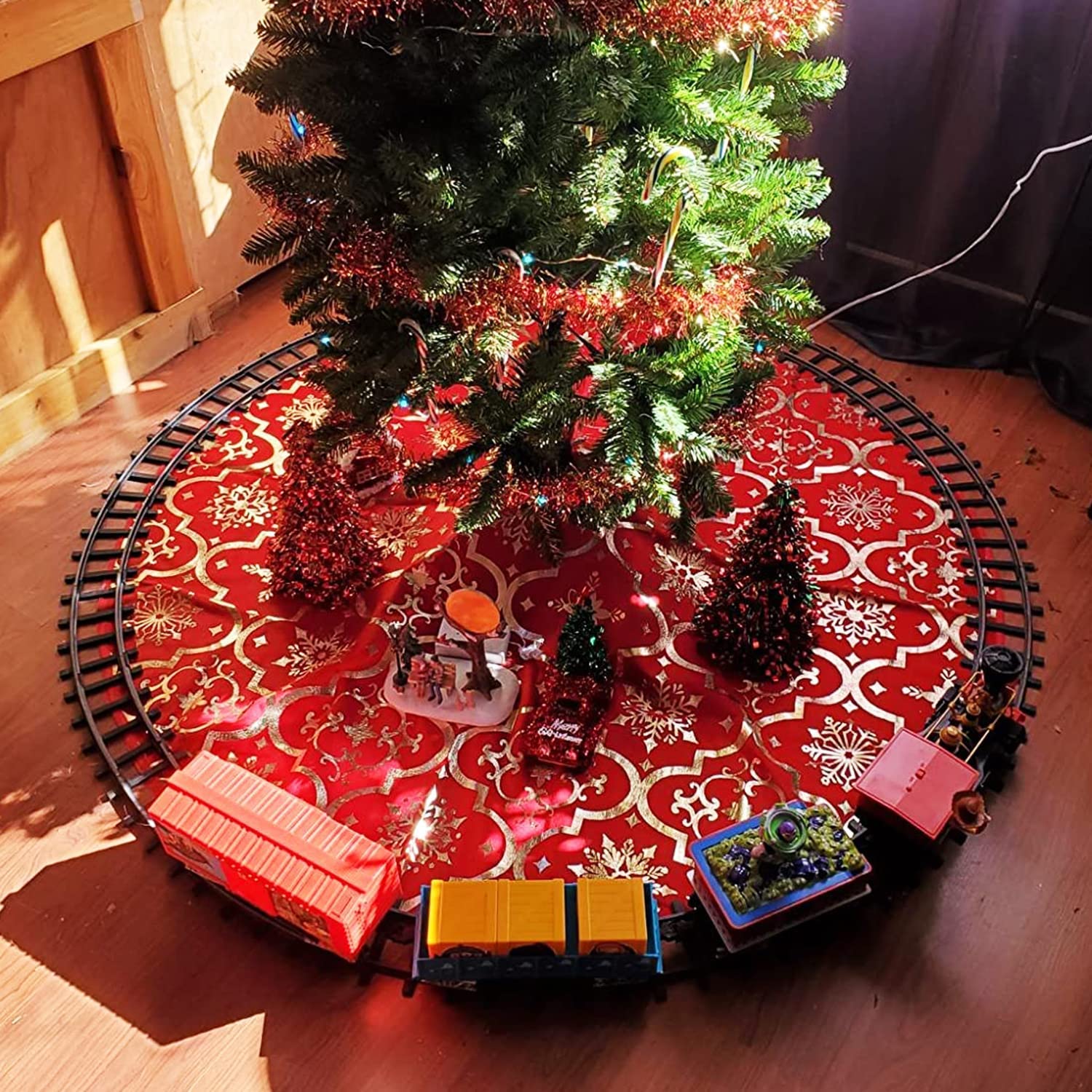 TAPIT 48 Inch Holiday Tree Skirt With Bronzing Printed Snowflake Pattern, Red and Gold Plush Mat for Party, Base Cover Blanket for Xmas Home Decor