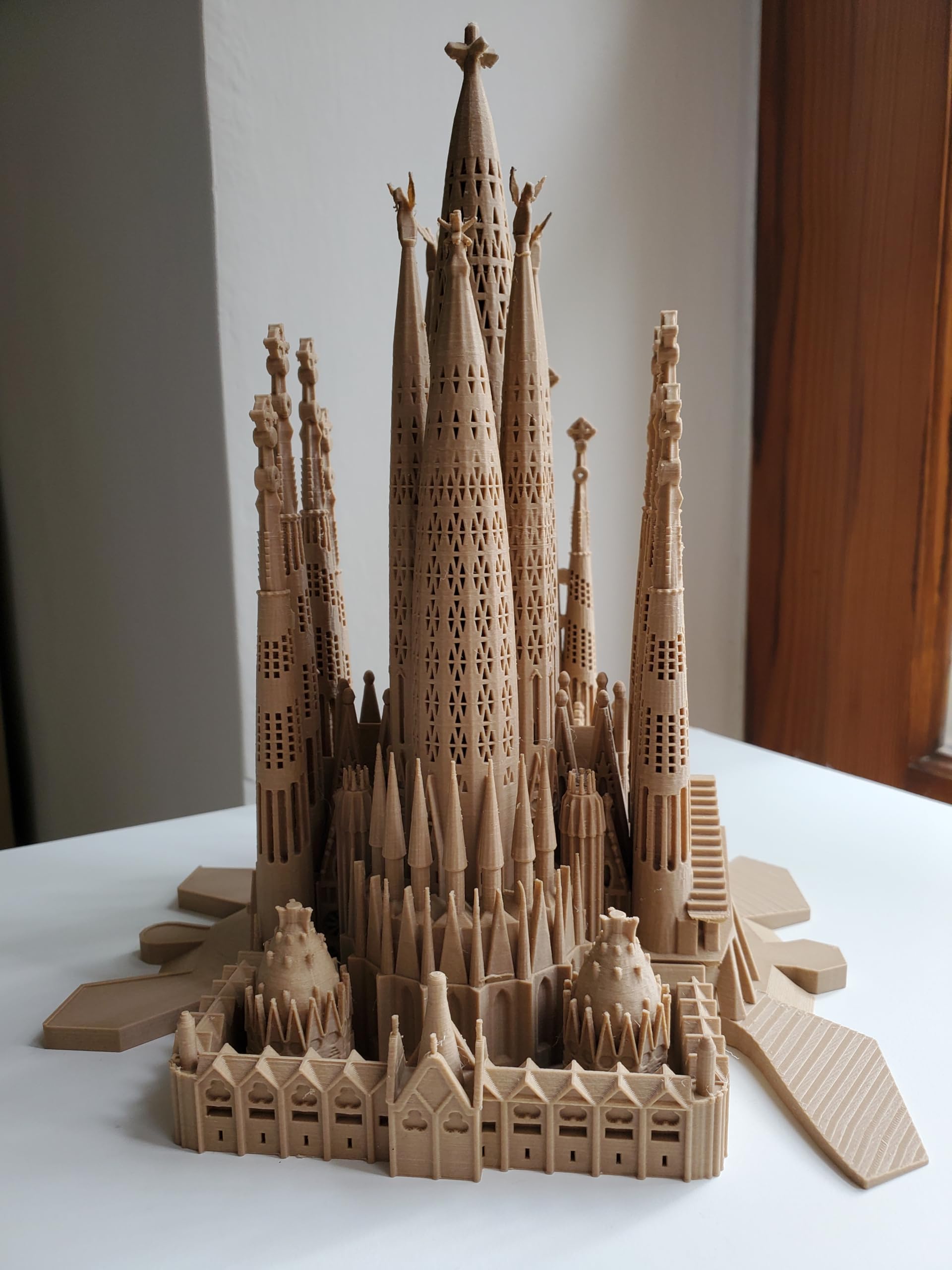 Generico Sagrada Familia, Barcelona Landmark Model, Architectural Sagrada Familia Model, Unique Barcelona Souvenir, Artistic Sagrada Model