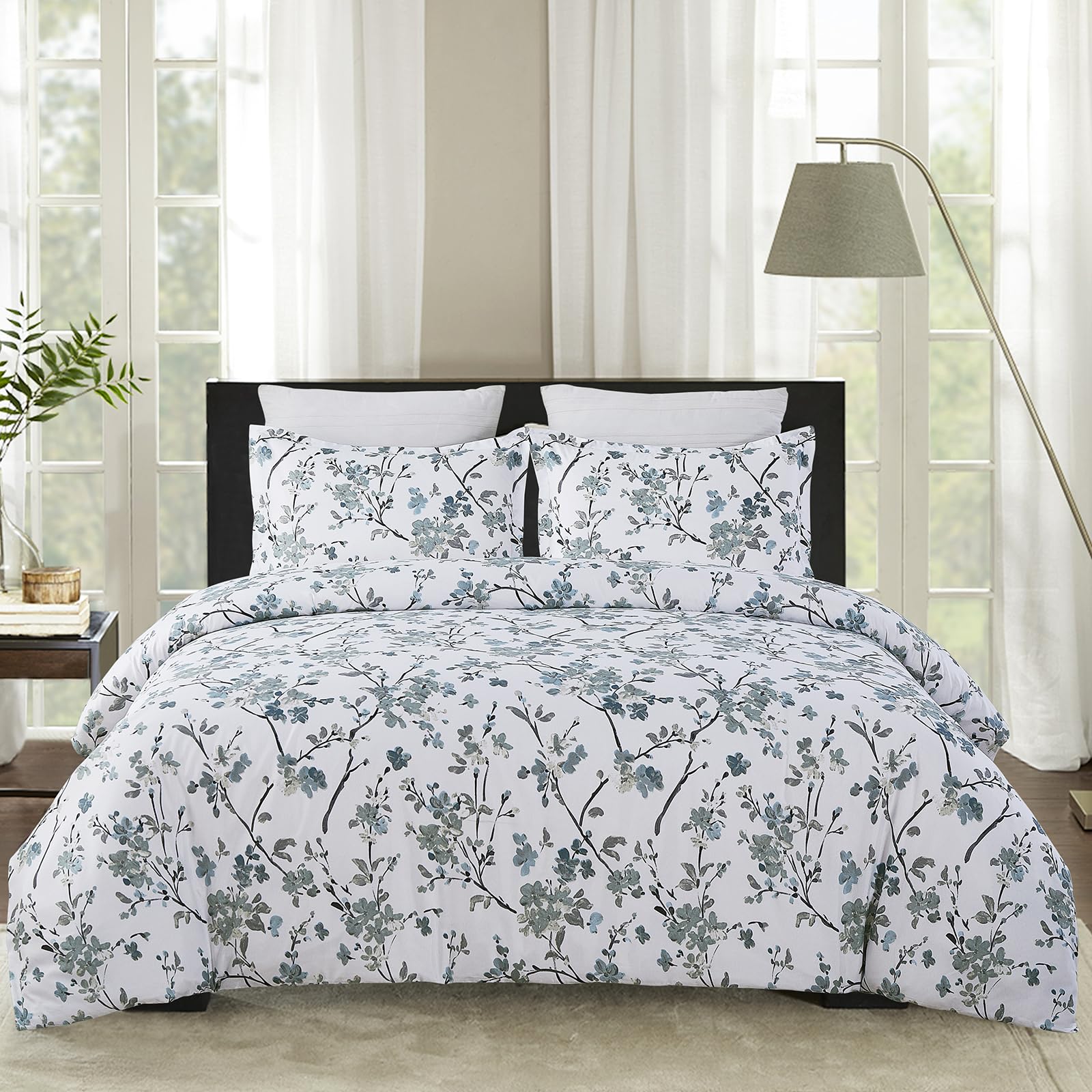 Vaulia Soft Microfiber Floral Duvet Cover King Size, Blue Chic Botanical Print Pattern, Lightweight and Breathable Design, 3-Piece Set (1 Duvet Cover 2 Pillow Shams)