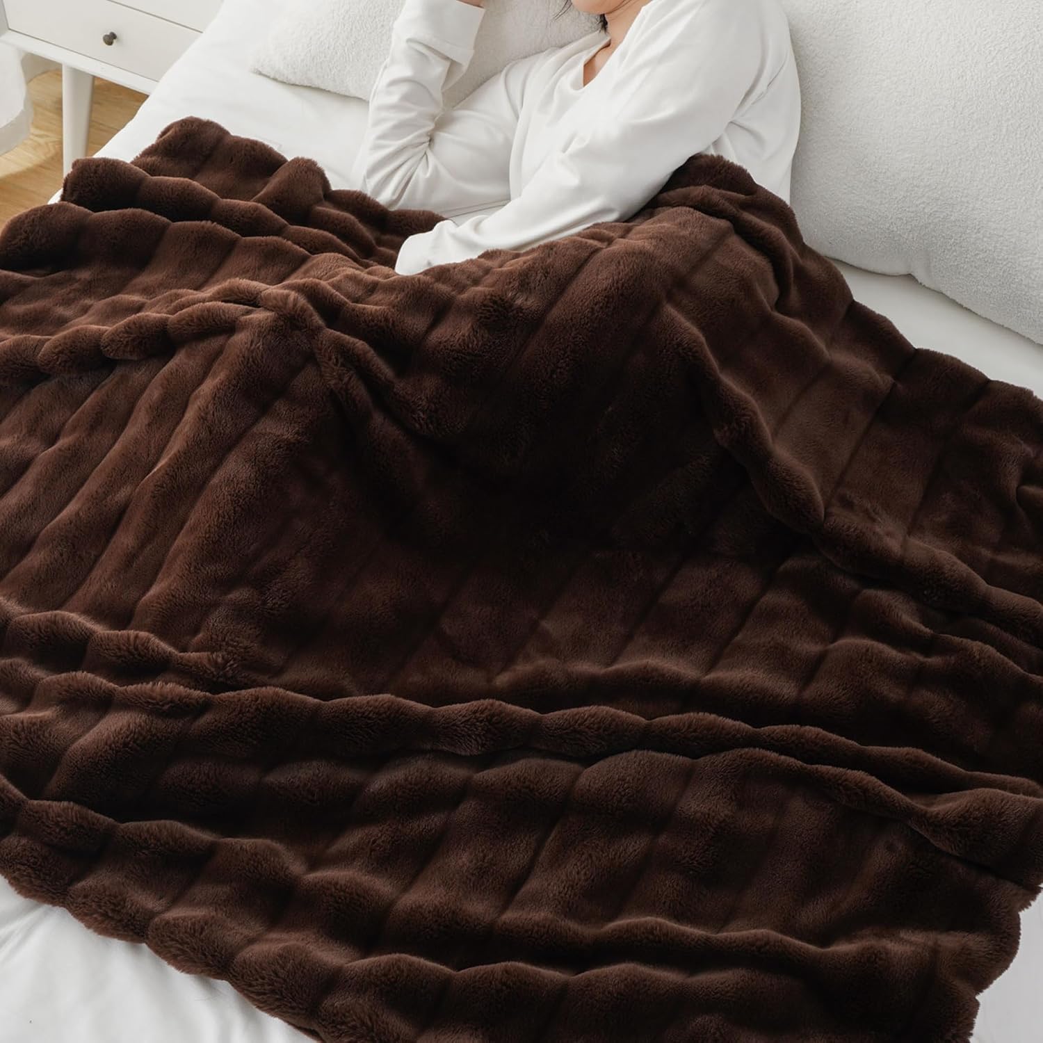 Battilo Dark Brown Faux Fur Throw Blanket, Rabbit Fur Blanket for Bed, Couch, Super Soft Cozy Fuzzy Mink Blanket, 50"x60" - Image 7