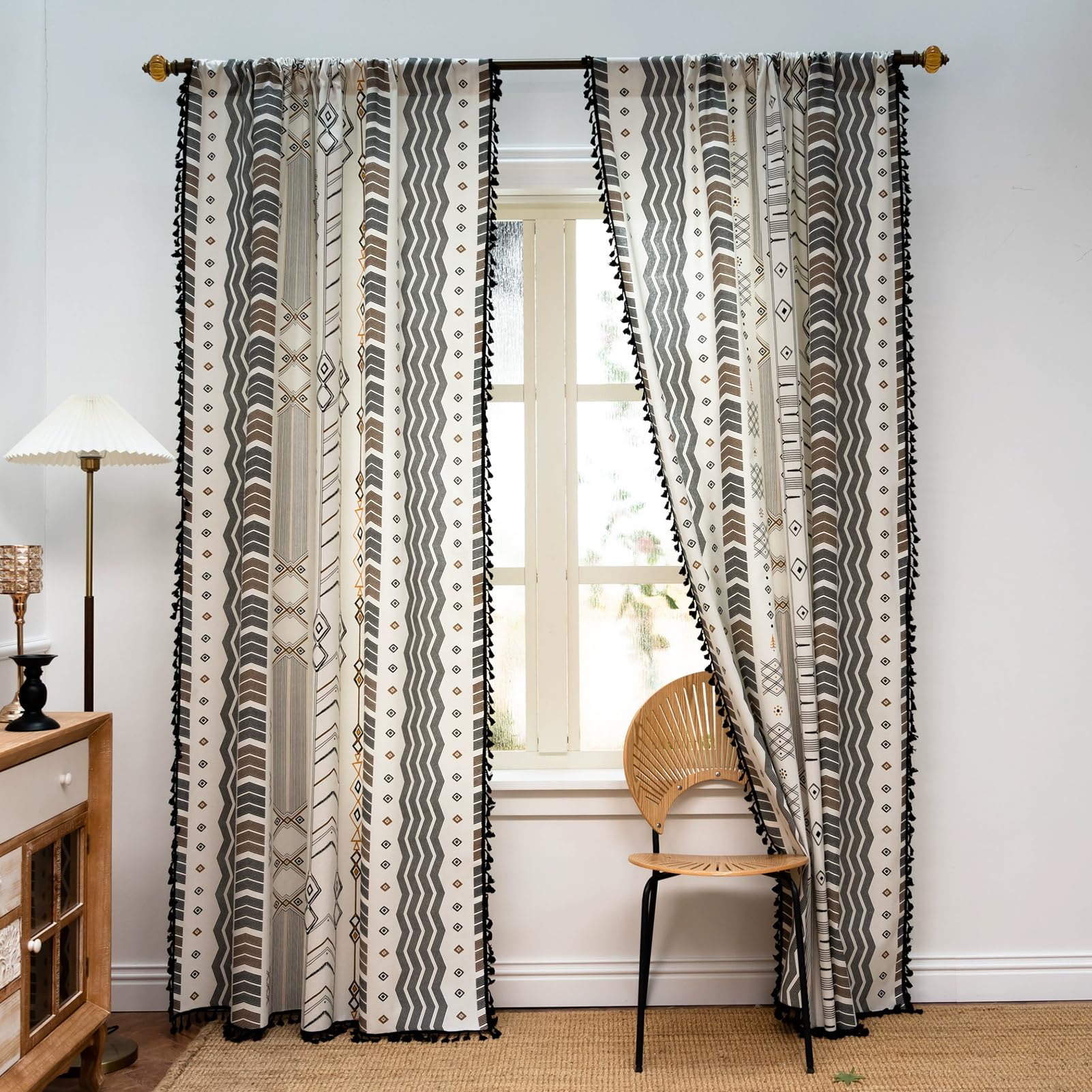 Rideaux de fenêtre élégants pour chambre à coucher au style moderne