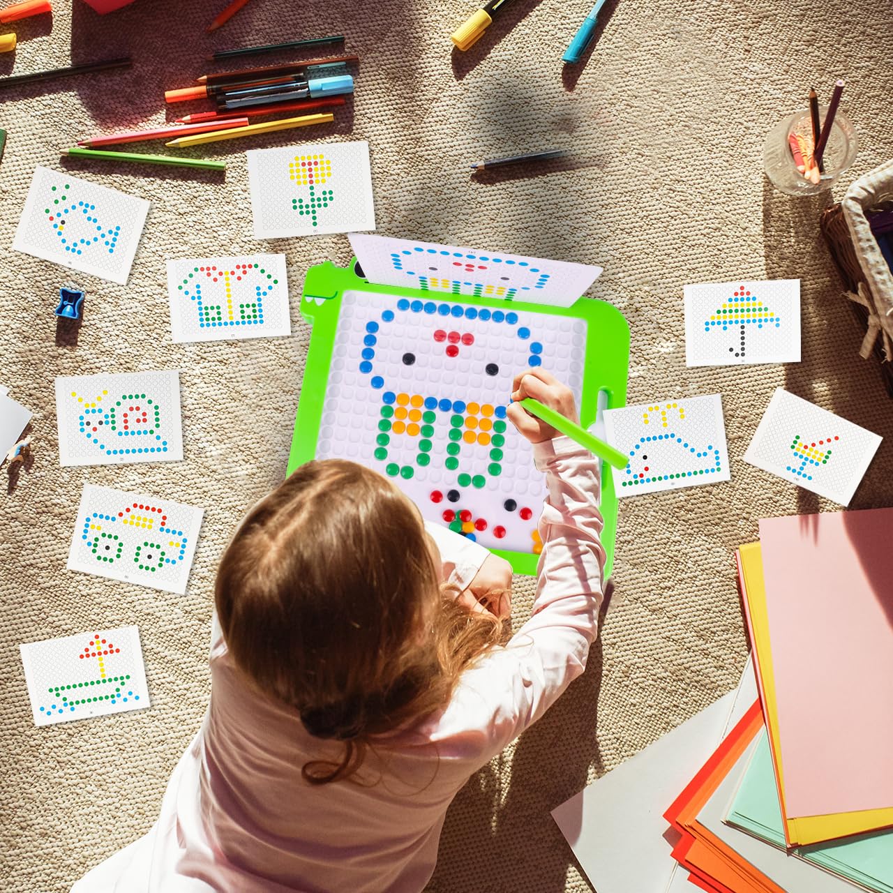 MalPlay Montessori tablica magnetyczna dla dzieci, koraliki mozaikowe, szablony puzzli dinozaurów, 20 różnych szablonów, od 3 lat, gra magnetyczna
