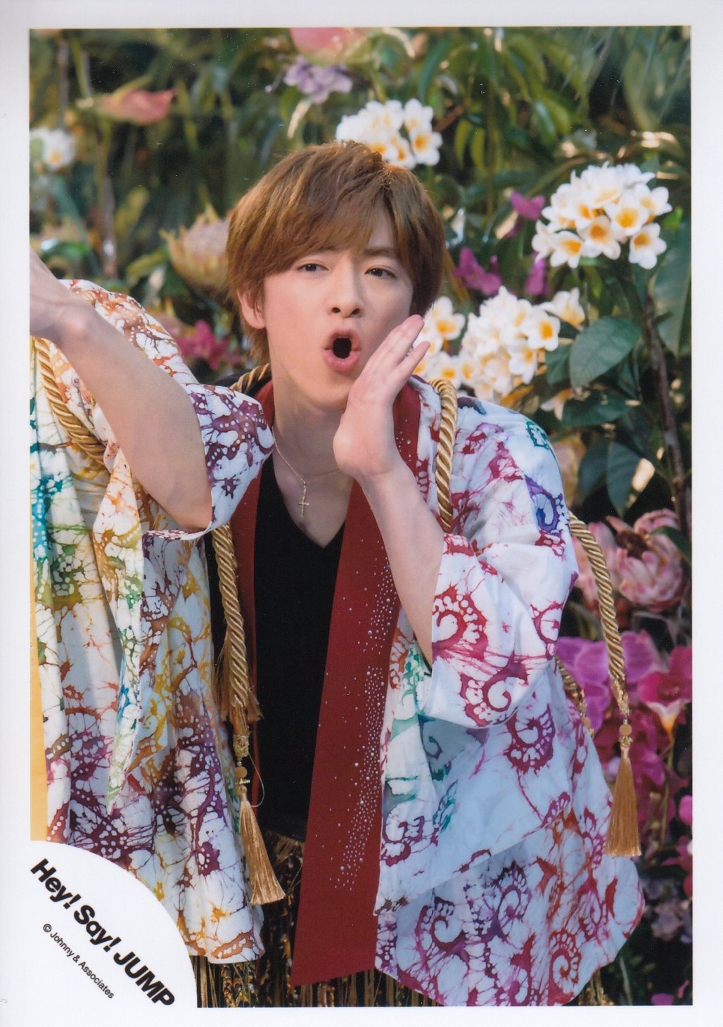 Amazon.co.jp: Hey! Say! JUMP 公式生写真 （知念侑李）HC00011