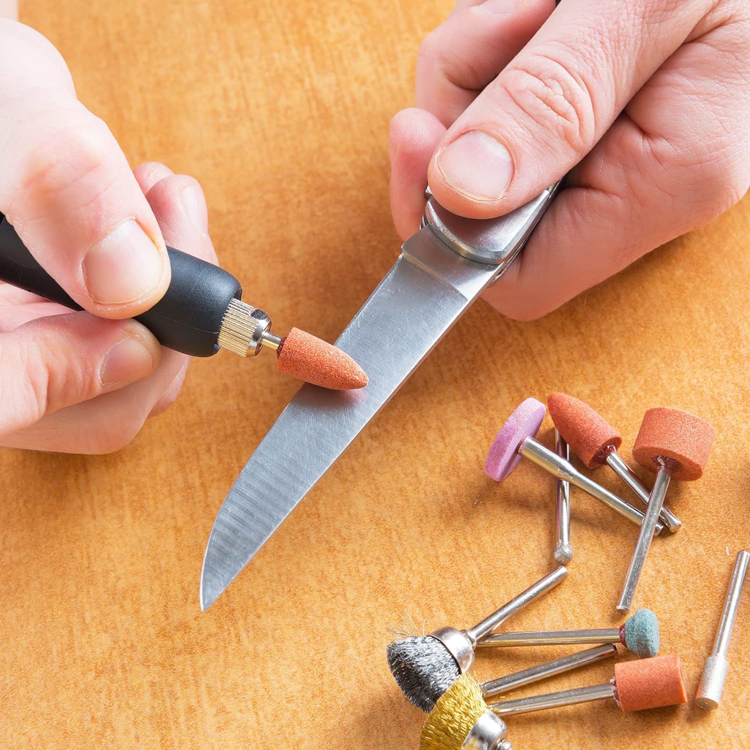 42Pcs Set di Accessori per Mole in Ossido di Alluminio per Utensili Rotanti, Mandrino Abrasivo con Gambo da 3 mm per Smerigliare e Affilare il Metallo,Testa di Levigatura e Lucidatura