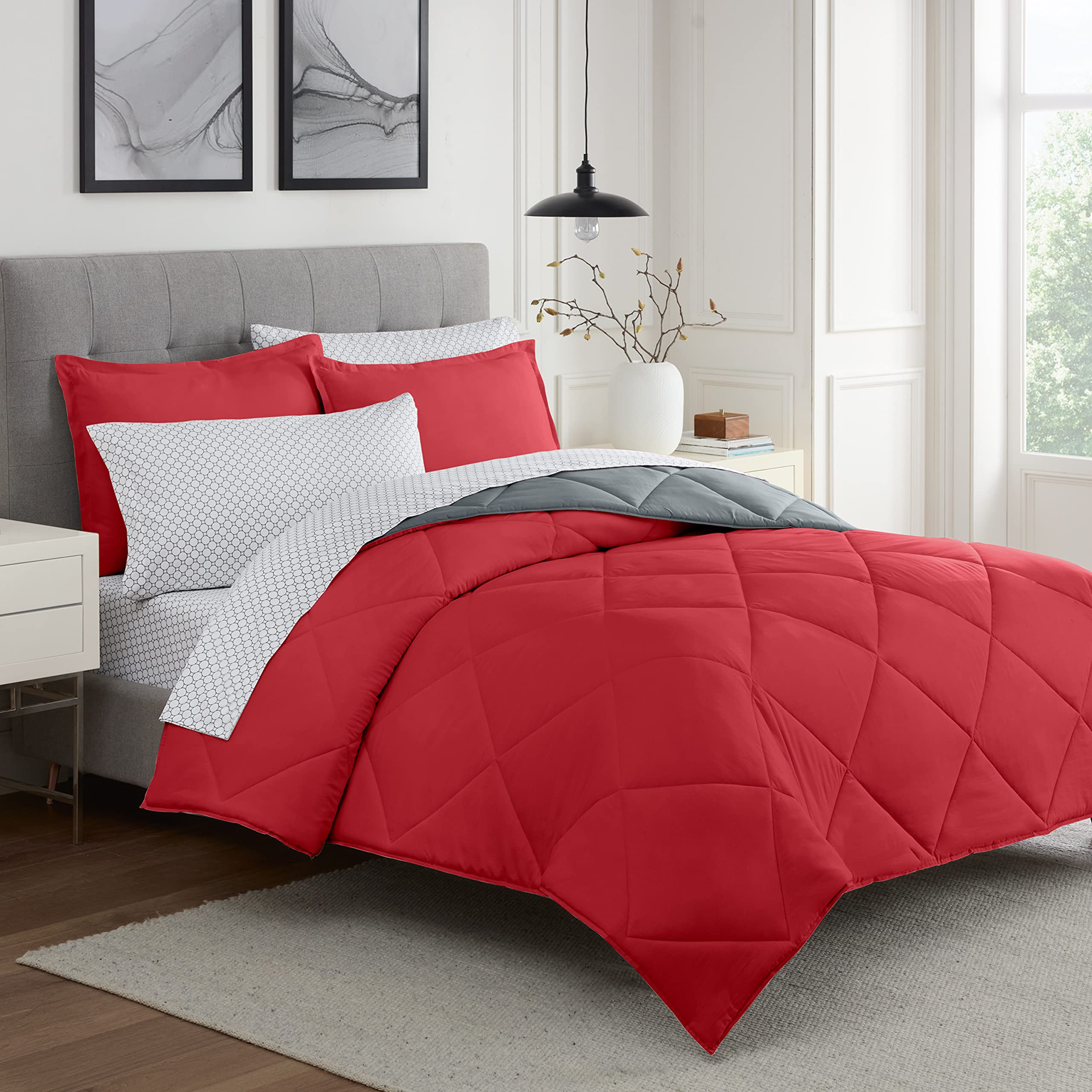 Parure de lit Jerry rouge et gris 7 pièces au design bicolore unique