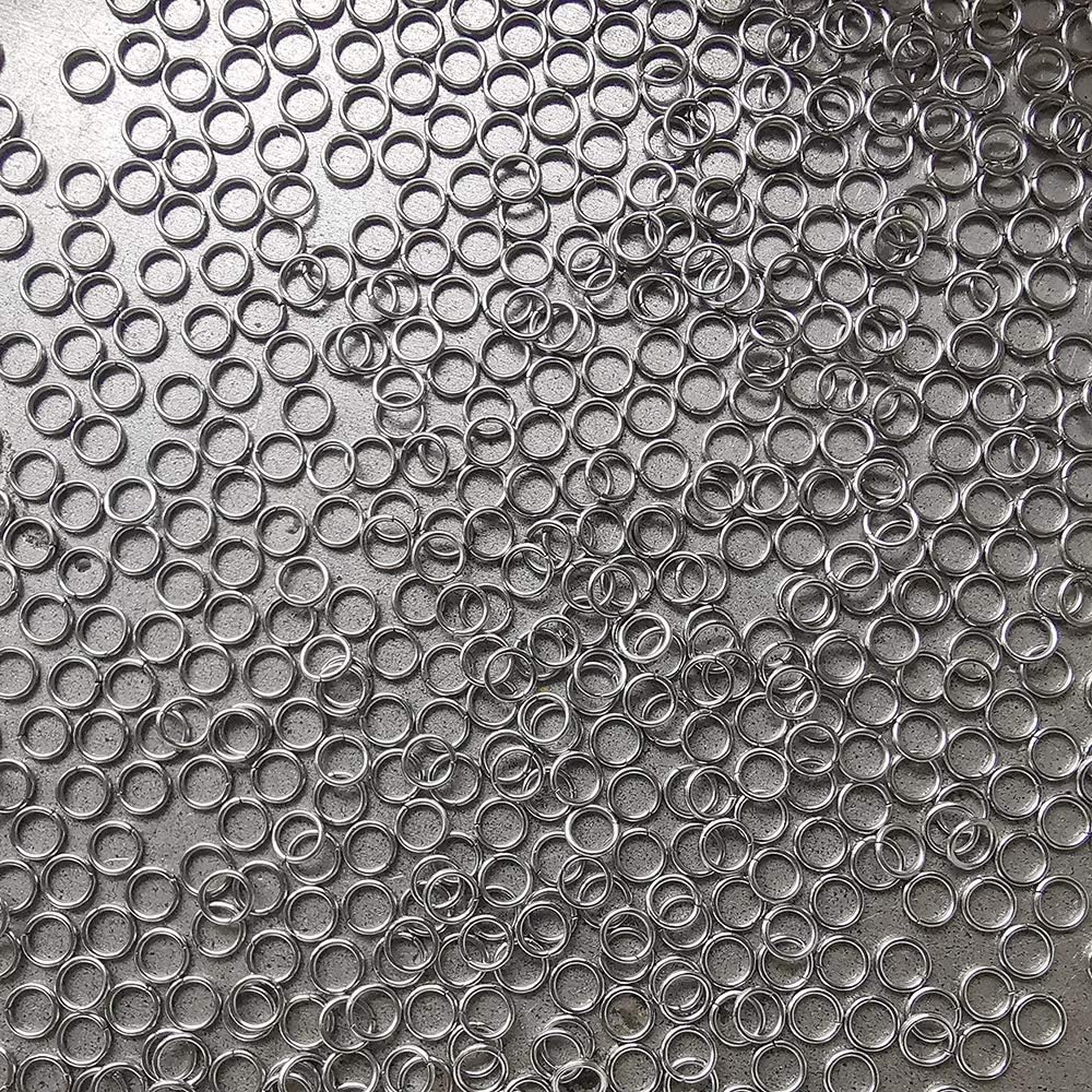 1000Pcs Small 0.6x4mm Stainless Steel Split Rings Jump Rings Connector Rings for Jewelry Making Bracelet Necklaces Earrings Keychain DIY Craft (12599-4mm) - Image 2