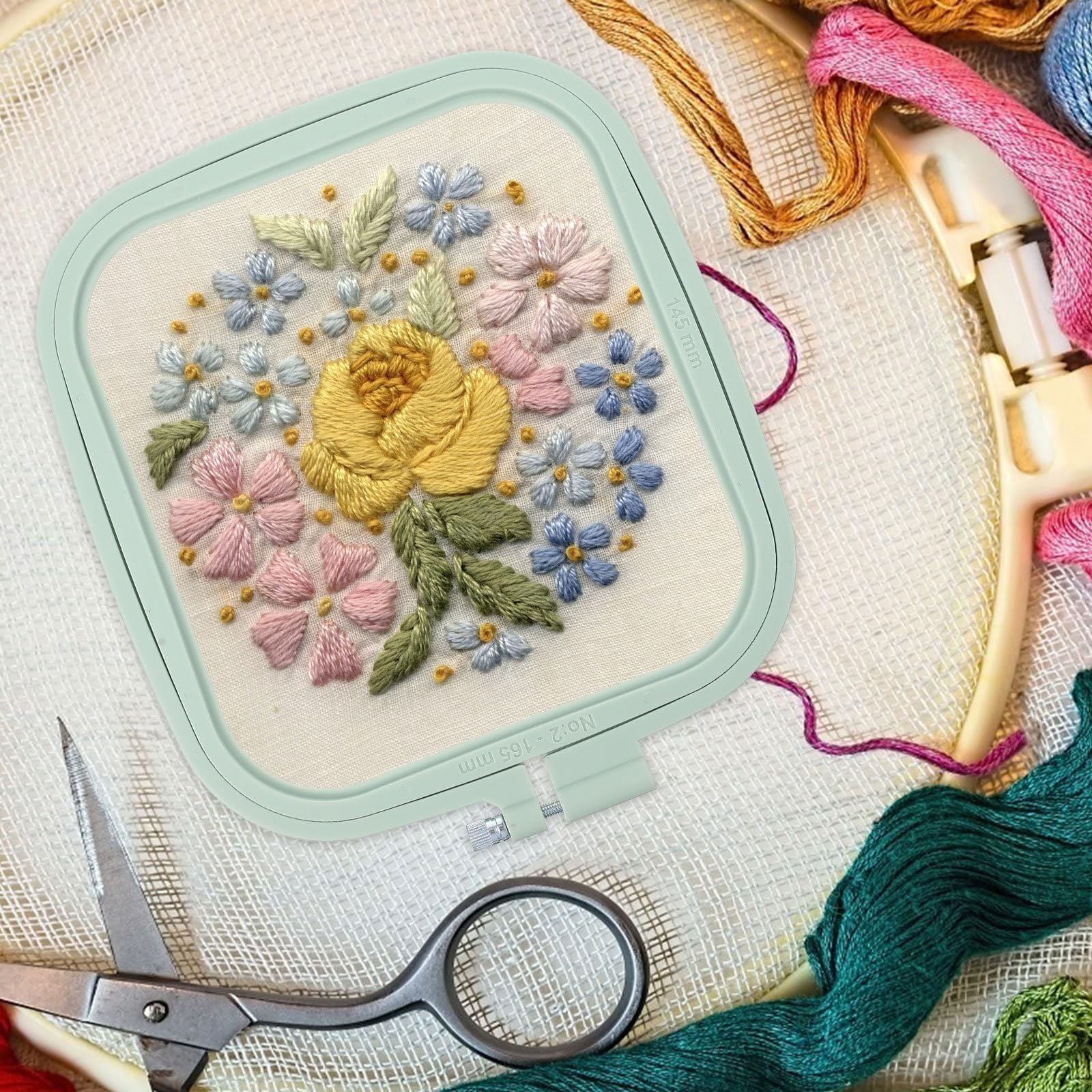 DEARMAMY 5 Stück Kunststoff Stickrahmen Quadratisch und Oval Kreuzstichringe für Selbstgemacht Handstickerei Stofffixierung für Anfänger und Handarbeitsdeko Zufällige Farbe Zufällige Farbe