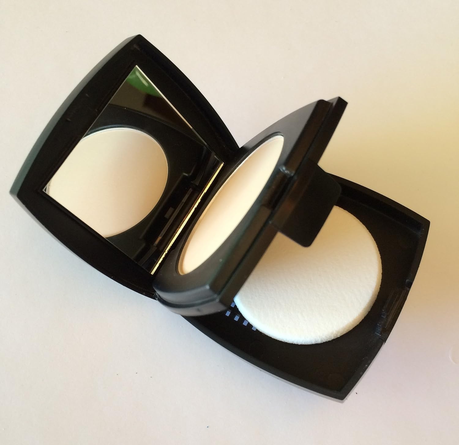 Beauticontrol Perfecting Wet/Dry Finish Foundation (P3)