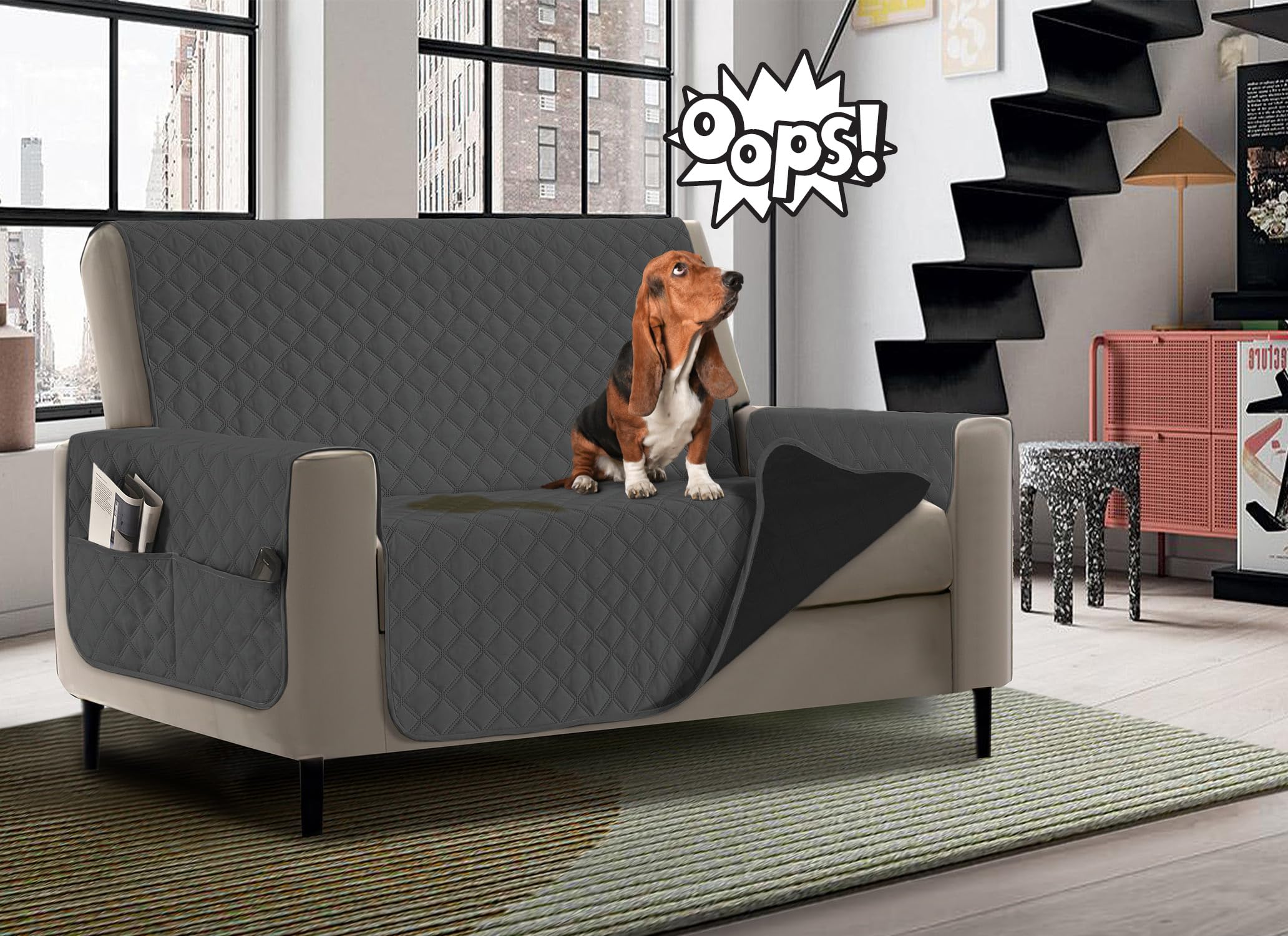 Banzaii - Funda de sofá Impermeable de 4 Plazas, Protector Antimanchas Acolchada, Bicolor con Bolsillos para Guardar Objetos - Gris Oscuro y Negro para Asiento de 230 a 255 cm