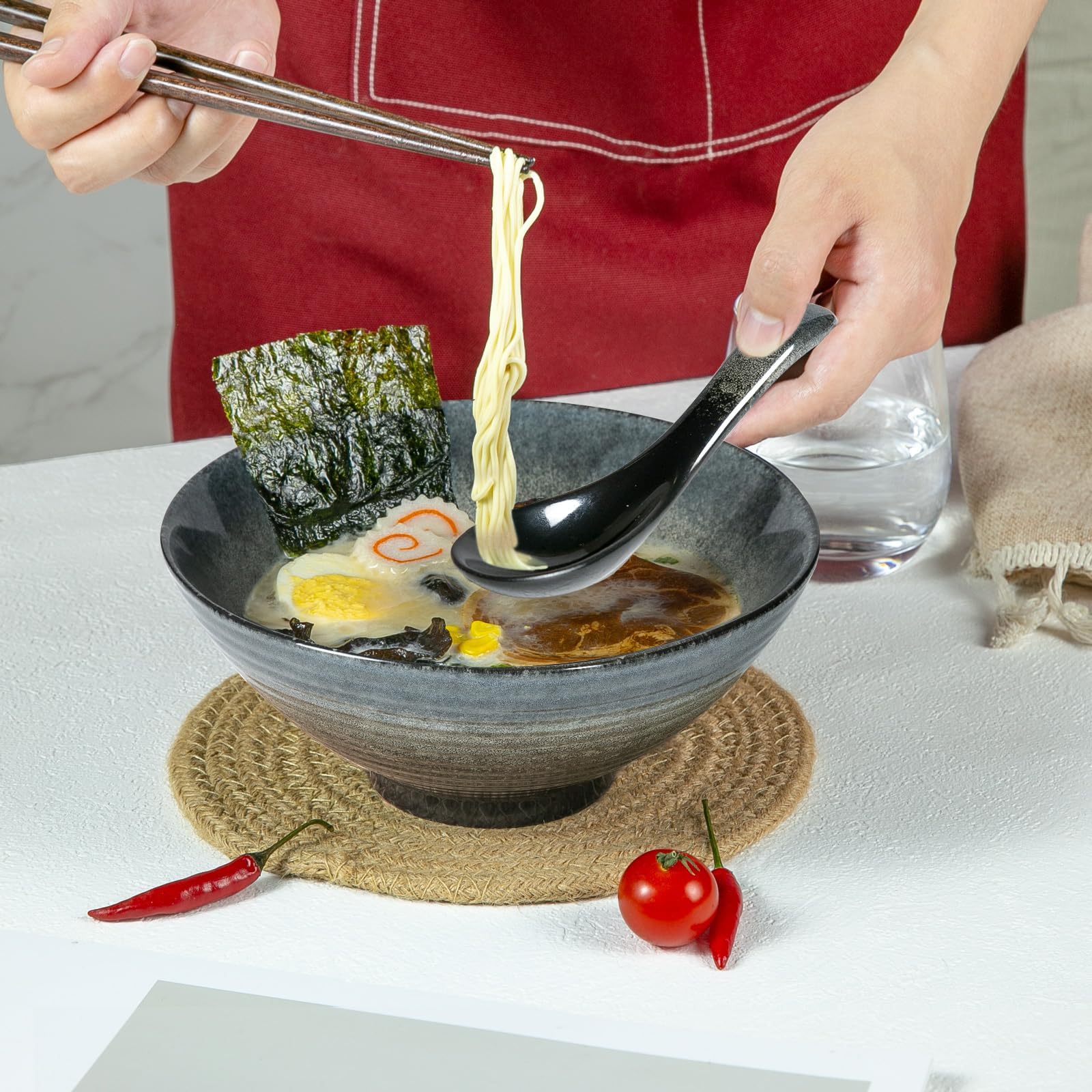 Lot de 2 bols à ramen en céramique avec baguettes et cuillères de style japonais rétro en porcelaine, 1200 ml, passent au micro-ondes et au lave-vaisselle, noir