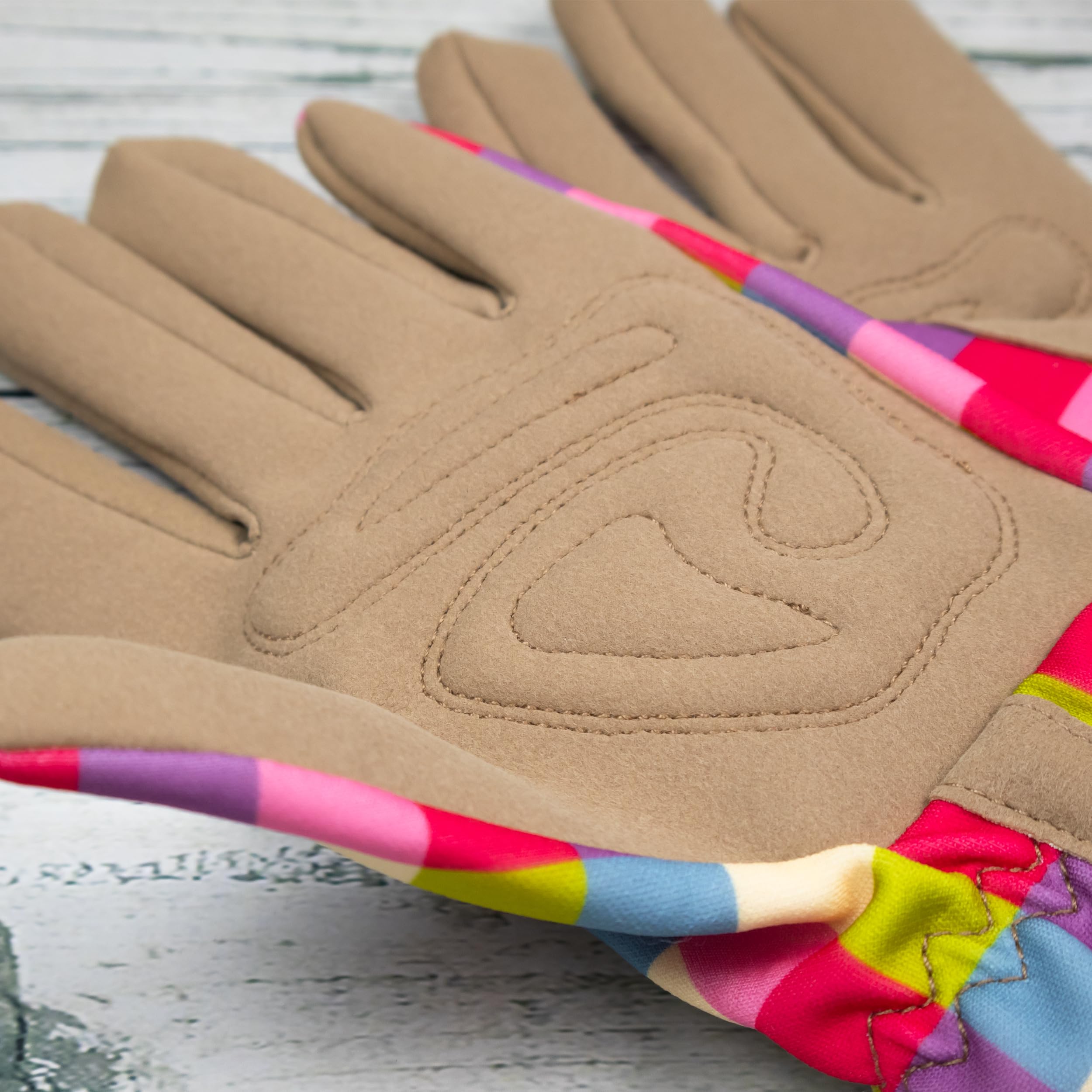 Robert Frederick Guantes de jardinería para mujer, talla única, diseño de cuadros rosados, acolchados con puños elásticos