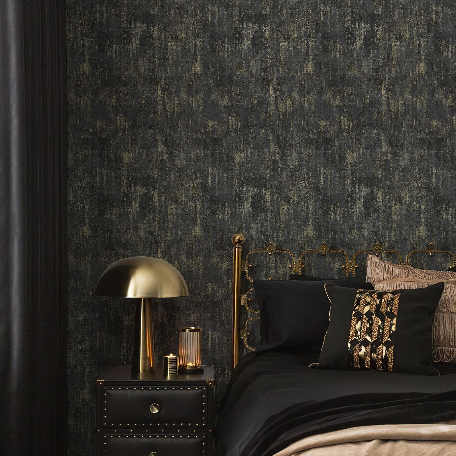 Simon&Siff Black and Gold Textured Wallpaper Distressed Industrial Metallic Vintage Wallpaper 17.3inx19.68ft Non Woven Modern Wall Paper for Bedroom Traditional Wall Paper (Non-Pasted)