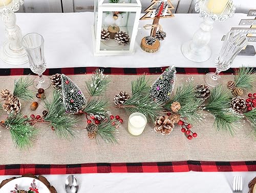 Miniatura 7 de Guirnalda de pino de Navidad de 6 pies con agujas, bayas, piñas esmeriladas, guirnalda de vegetación artificial de invierno para temporada de