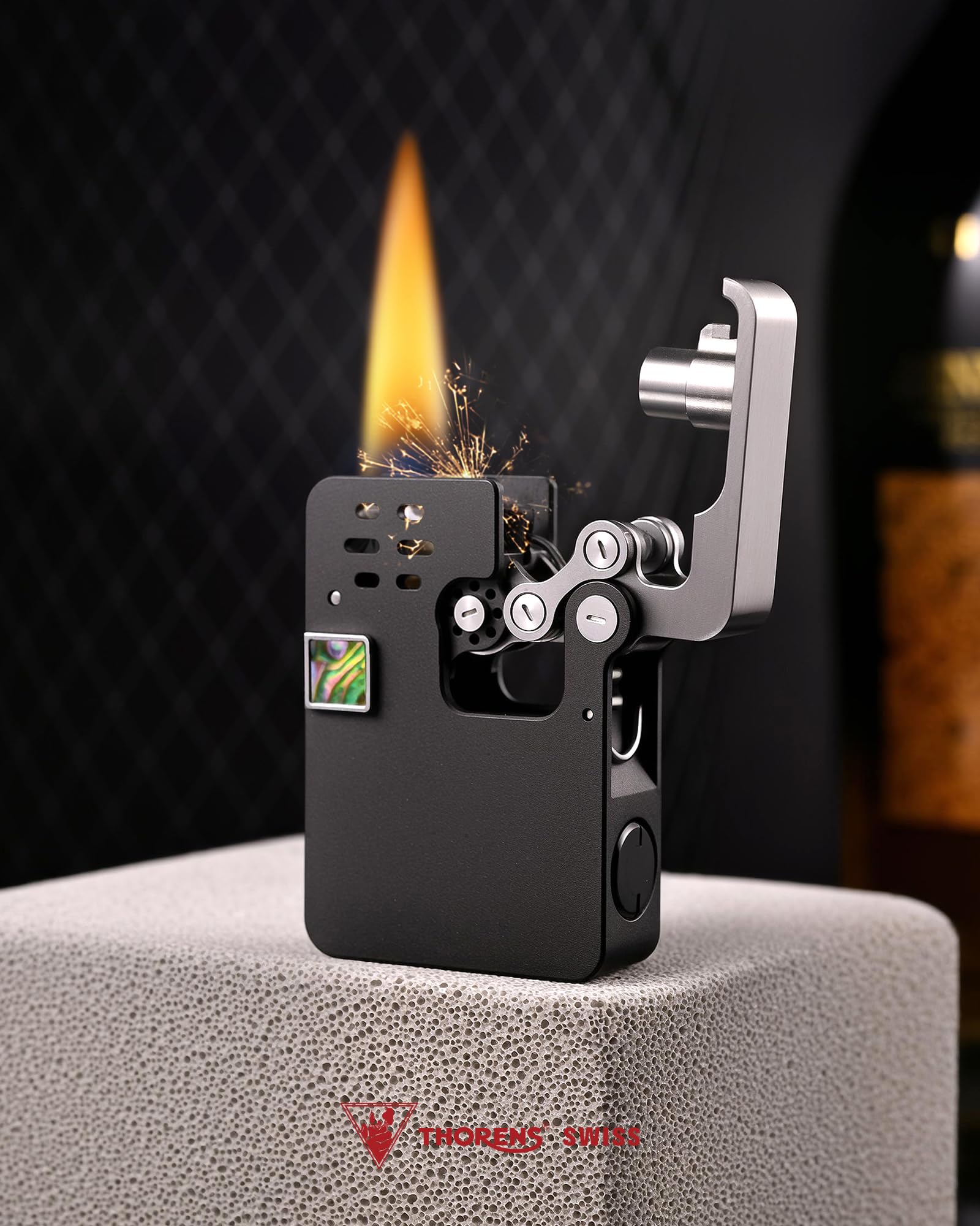 Thorens Ejection Hollowing Machine Black Briquet à Essence Laiton Anti-Vent | Vintage, mécanique, allumage auto, rechargeable, flamme douce, extérieur, rétro, coque ajourée, collection, cadeau homme