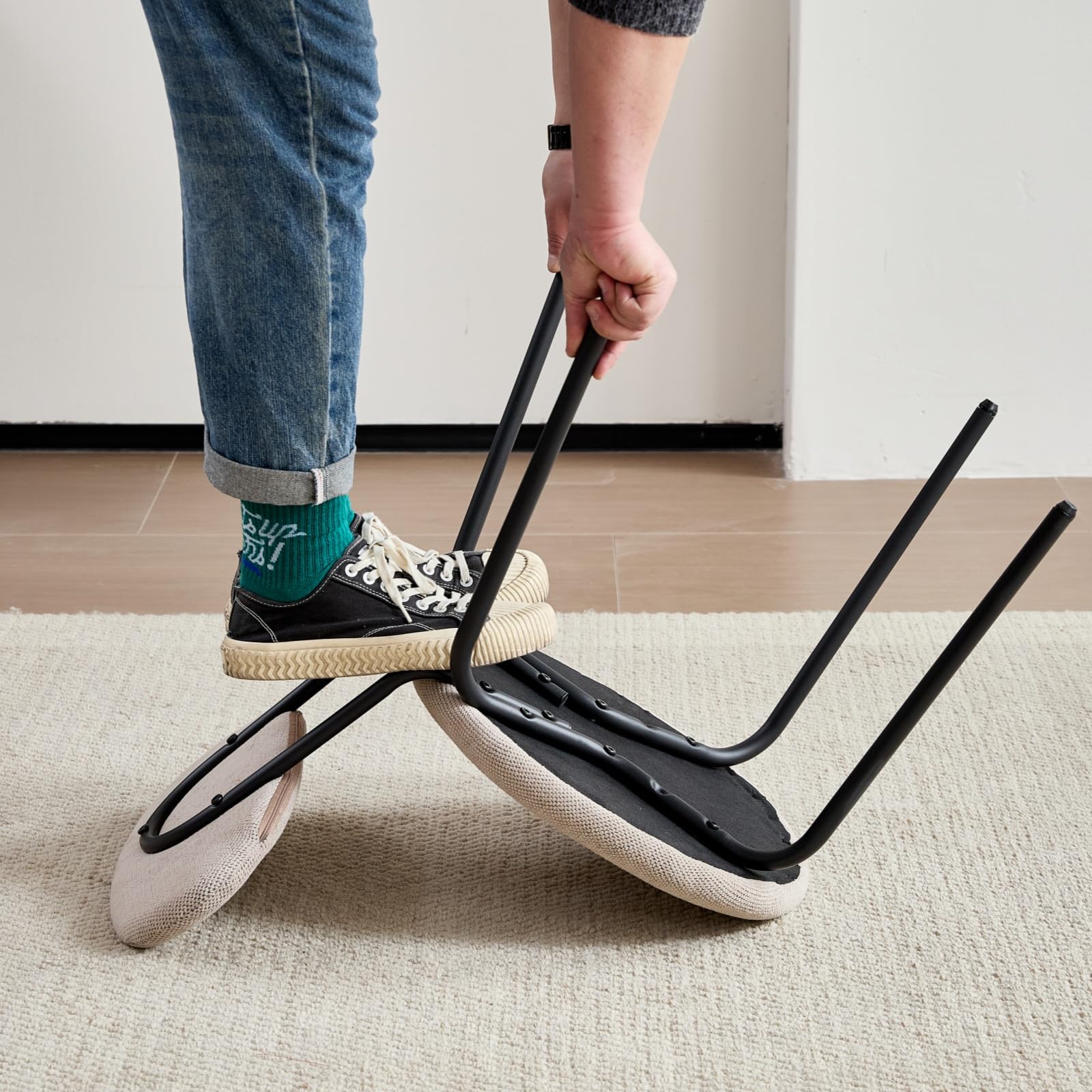 Juego de 4 Sillas de Comedor, Silla de Cocina Apilable, Silla Tapizada de Ocio con Patas de Metal Negro para Sala de Estar, Comedor, Cocina, Dormitorio - Caqui