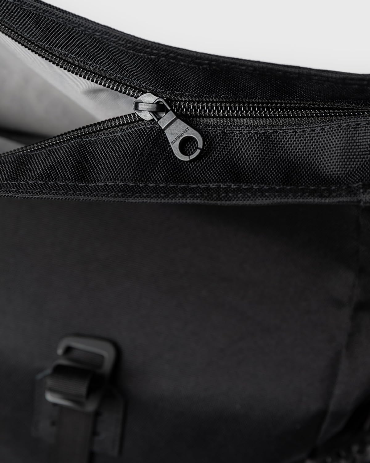 Sandqvist Men's Icon Medium Rolltop Backpack, Black With Black Leather, One Size - Image 7