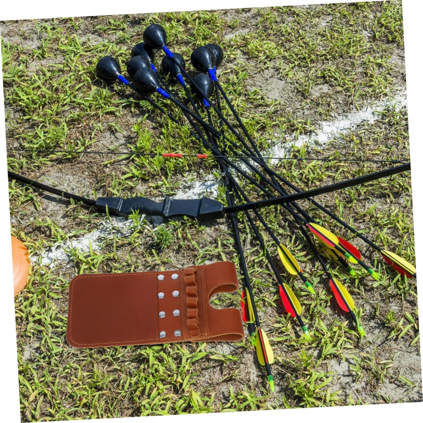 Abaodam Portable Waist Hanged Leather Arrow Holder Bag Detachable Archery Pouch for Arrows Compact Outdoor Hunting and Target Practice Accessory