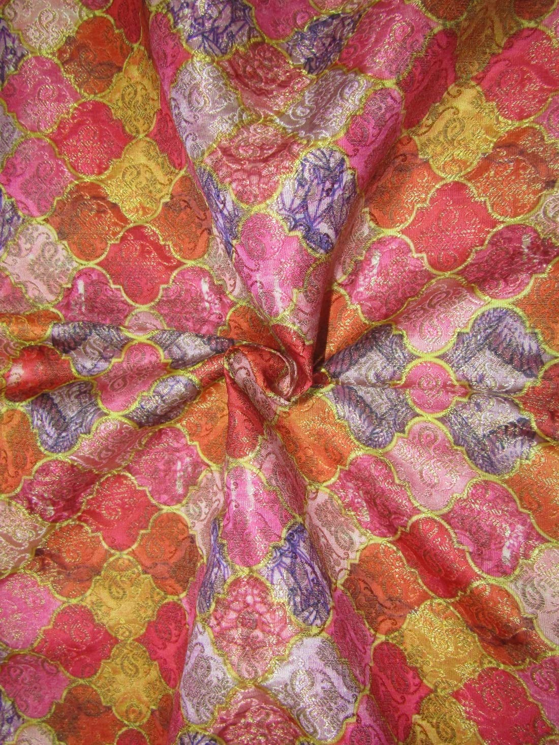 Tissu brocart jacquard floral BRO693 pour robes de cérémonie