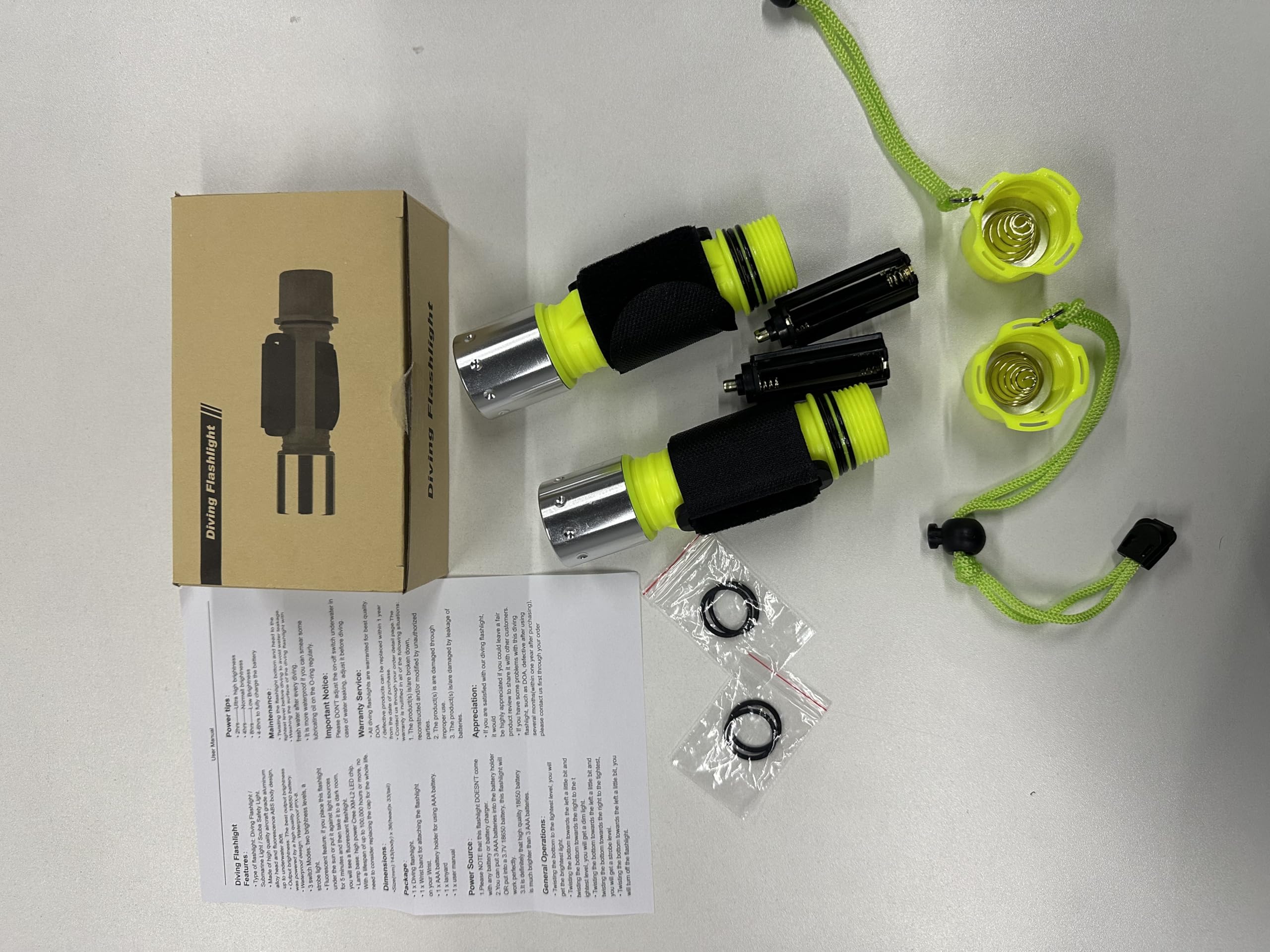 Torcia subacquea da 1100 lumen, luce bianca neutra, impermeabile IPX8, torcia subacquea da 24,4 m, 3 modalità (alta/bassa/stroboscopica), torcia subacquea notturna per sport acquatici all'aperto