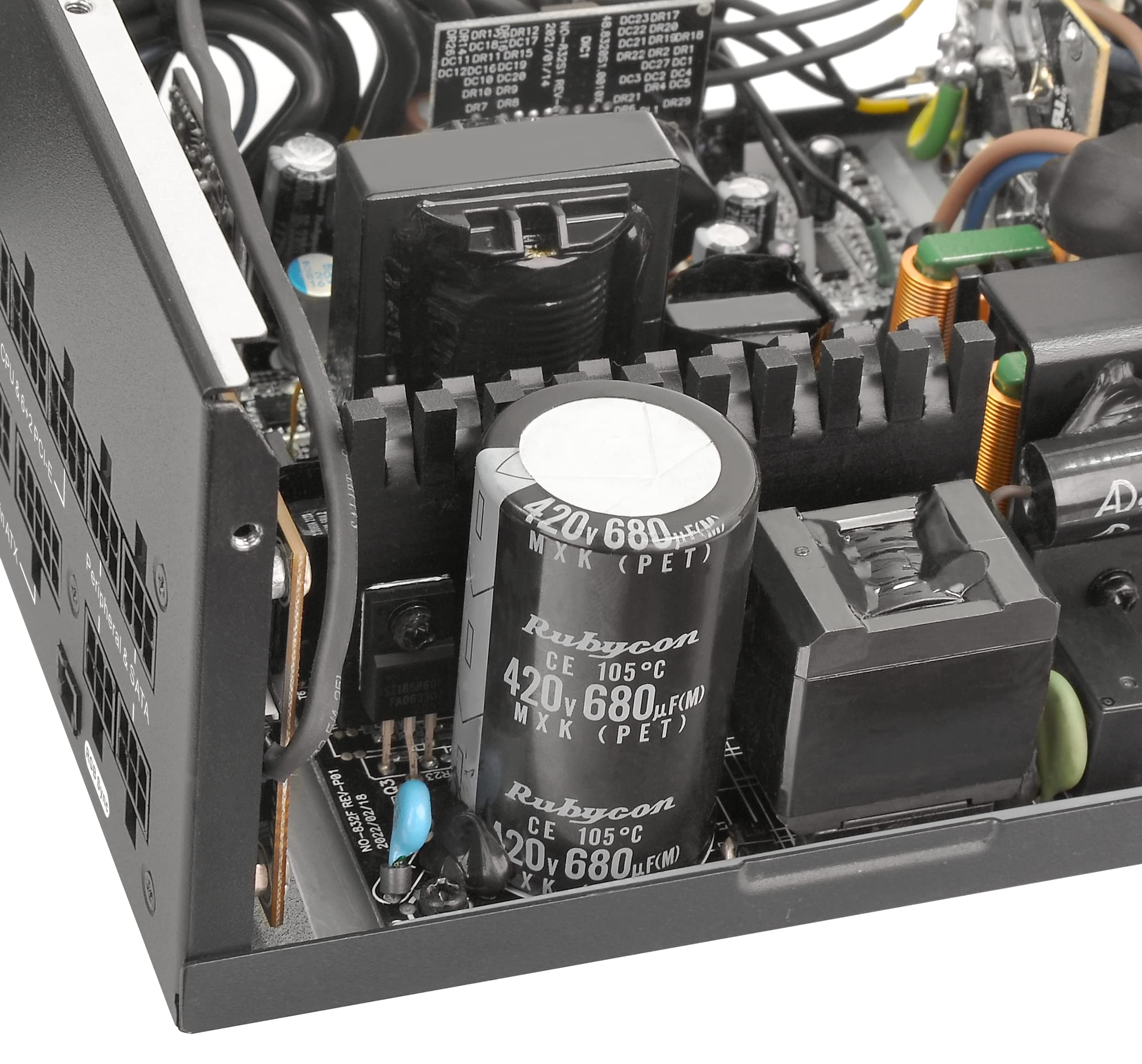 Thermaltake Toughpower GF3 ARGB 750W | Alimentation PC ATX 3.0 | PCIe Gen 5.0 | 80-Plus Gold | entièrement modulaire | Ventilateur Silencieux 140 | Certifié UE | Noir