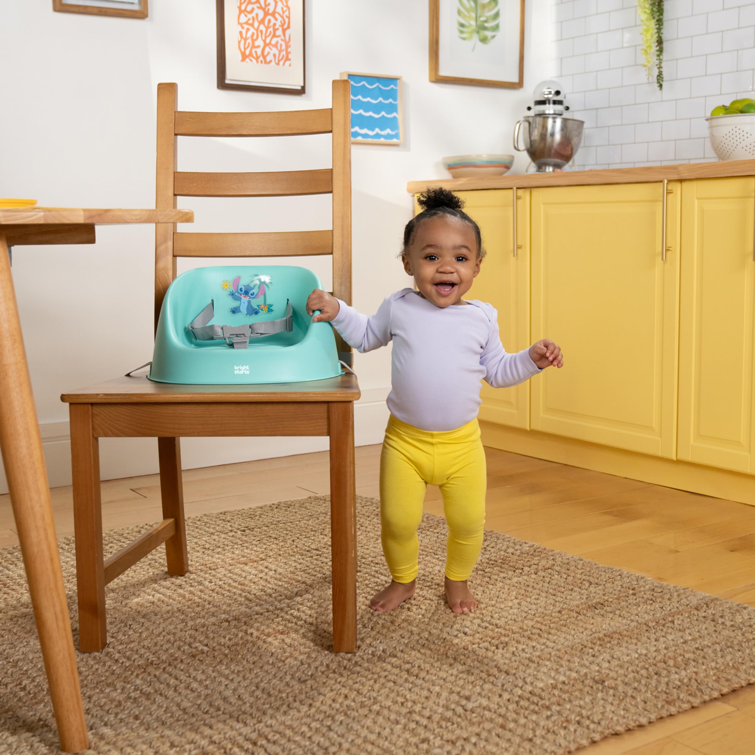 Bright Starts, Réhausseur de Chaise Bébé Disney Stitch My Spot Facile à Nettoyer, Harnais 3 Points, Sangles Amovibles Lavables, Bleu