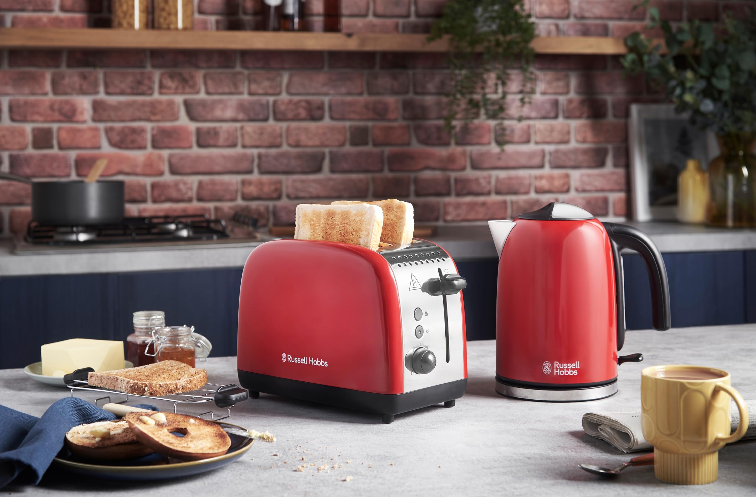 Russell Hobbs Frühstücksset Colours+ Rot: Kaffeemaschine, Wasserkocher 1,7l 2400W, Toaster 2 Scheiben